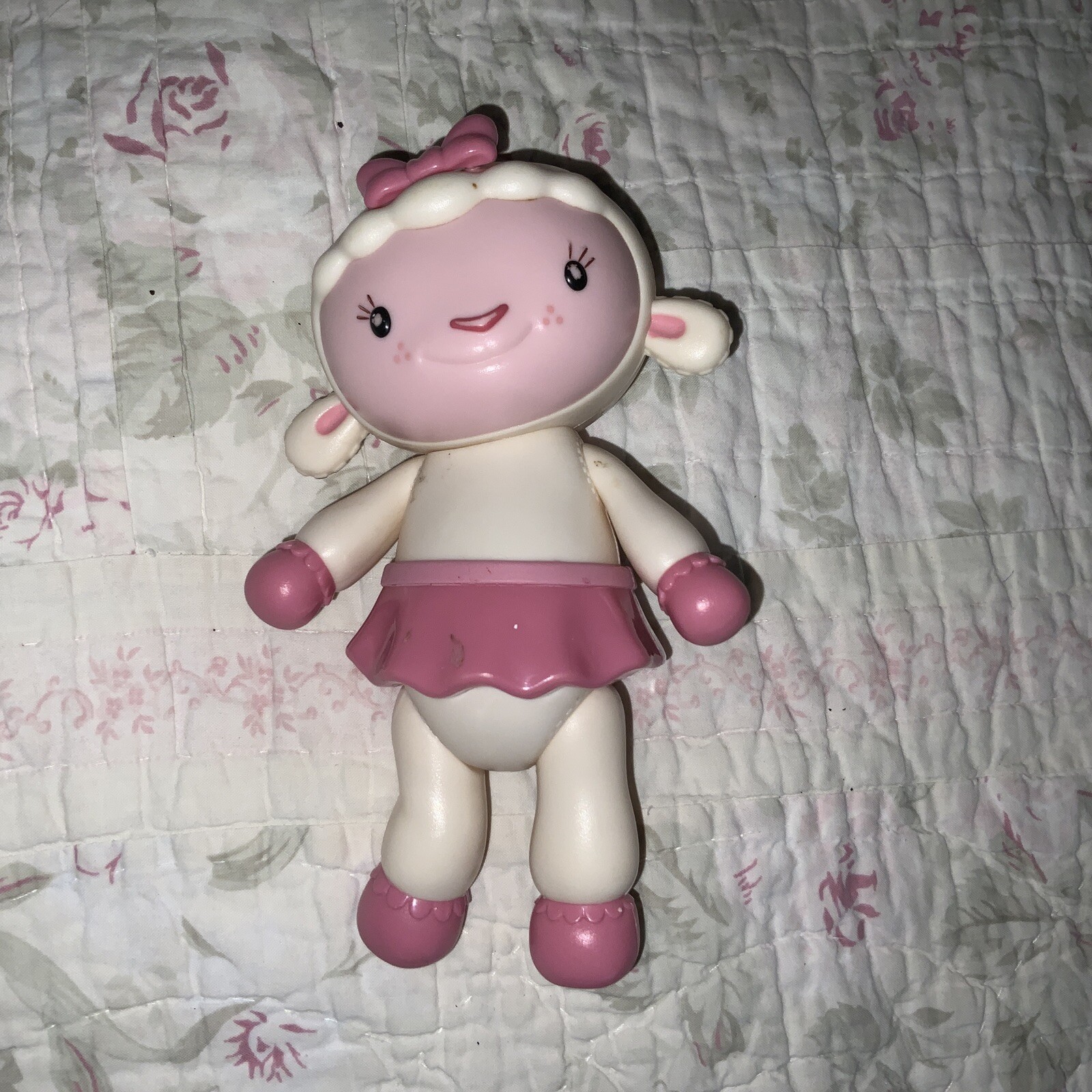Doc Mcstuffins Lambie Posable Doll Disney 7” Tall. e1b