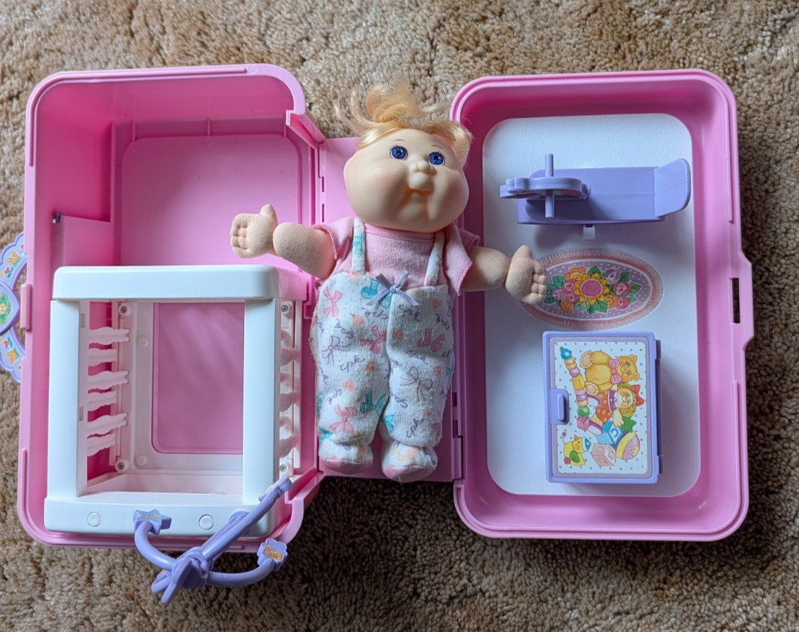 Vintage 1995 Cabbage Patch Doll w/Love N Go Nursery in Foldable Travel Case