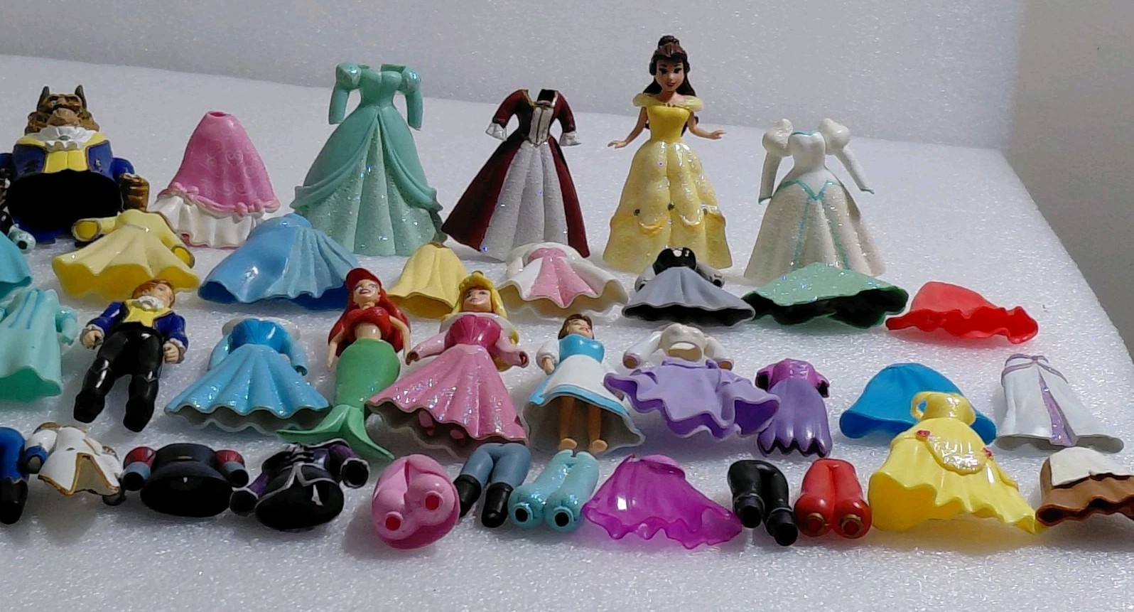 Disney Princess Magic Clip Pollypocket Dolls Ariel Aurora Belle 38pc Lot Clothes