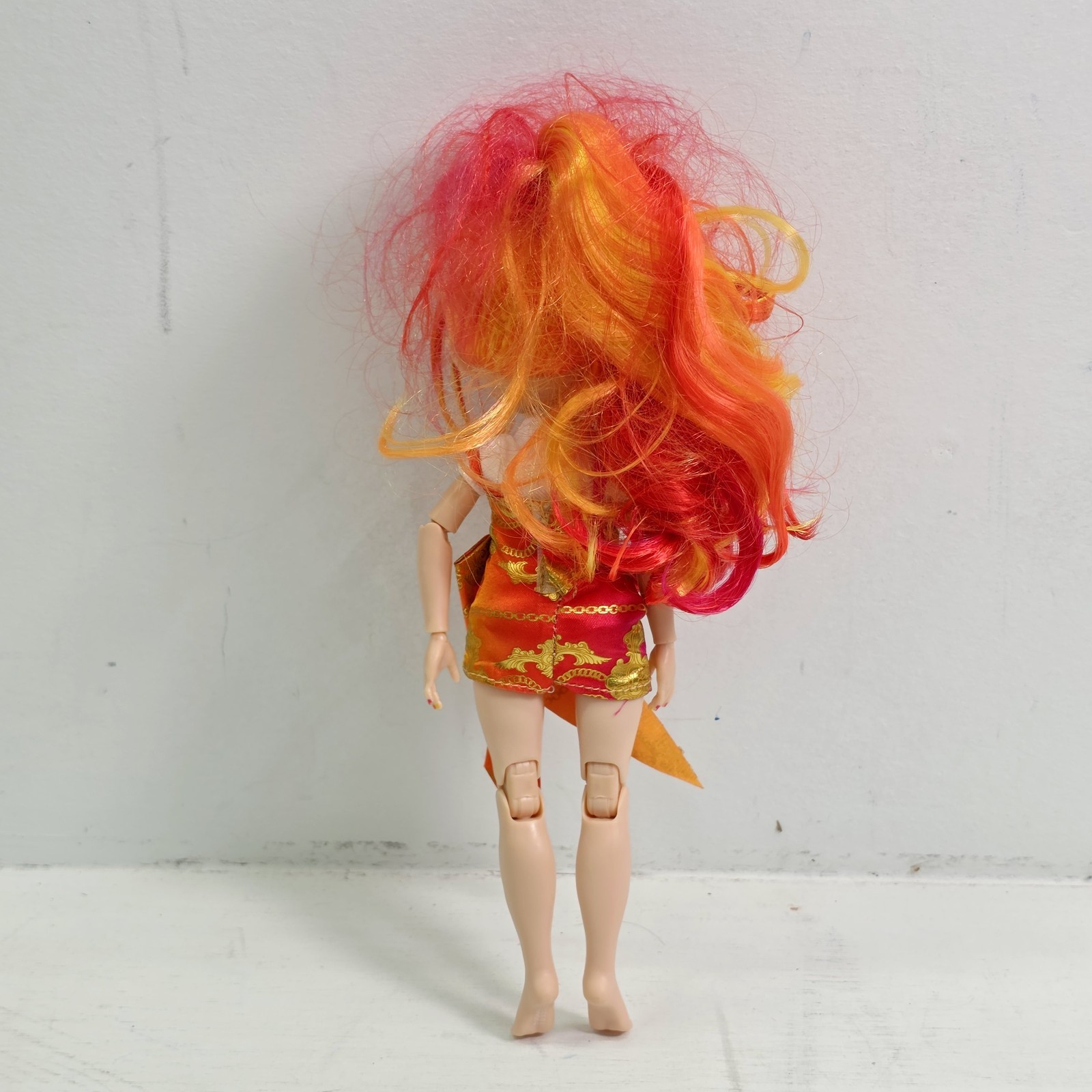 Rainbow Junior High Laurel Devious Special Edition 9” Fashion Doll Skirt Dress