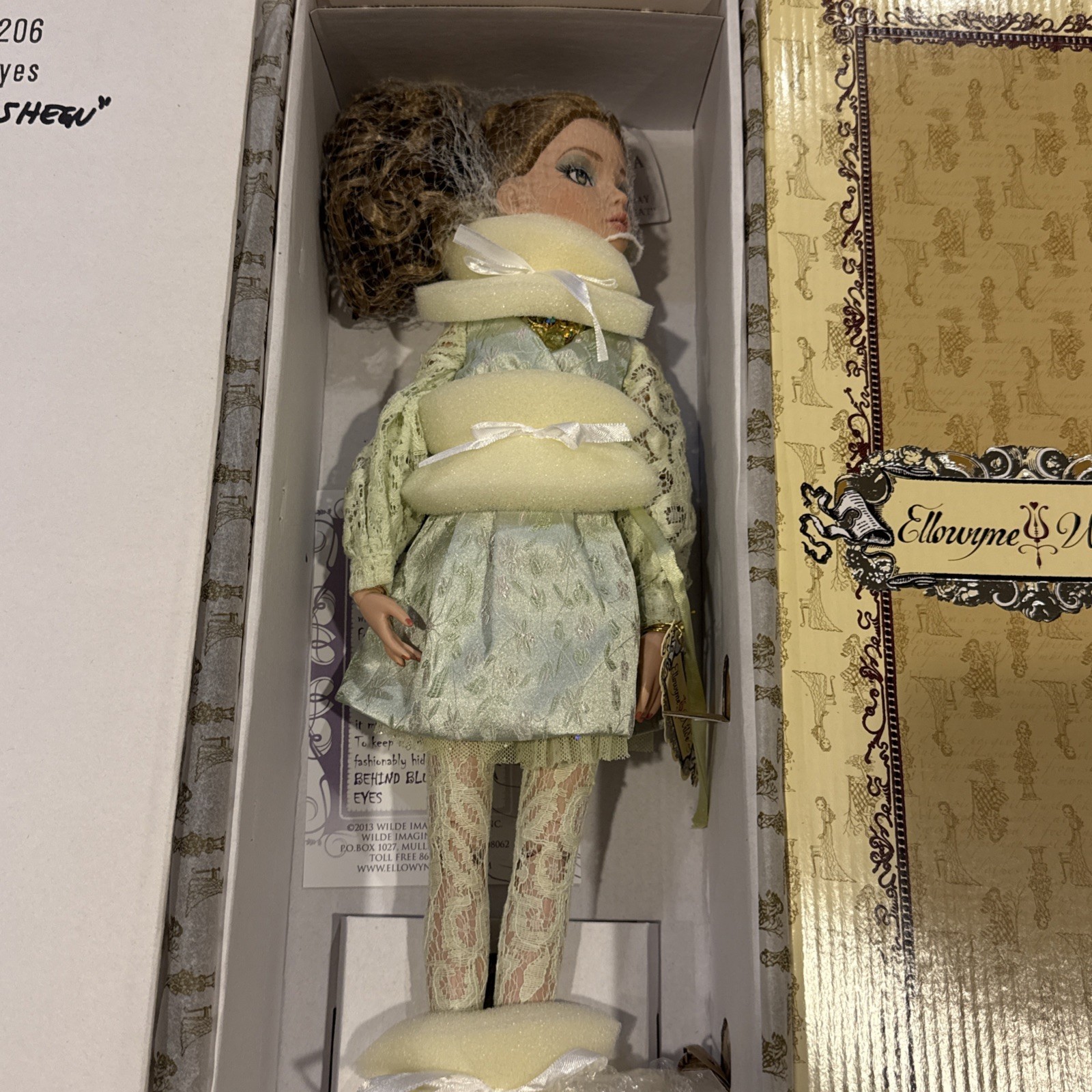 TONNER ELLOWYNE WILDE BEHIND BLUE EYES DOLL W/ SATIN SHIMMER AMBER OUTFIT 16”