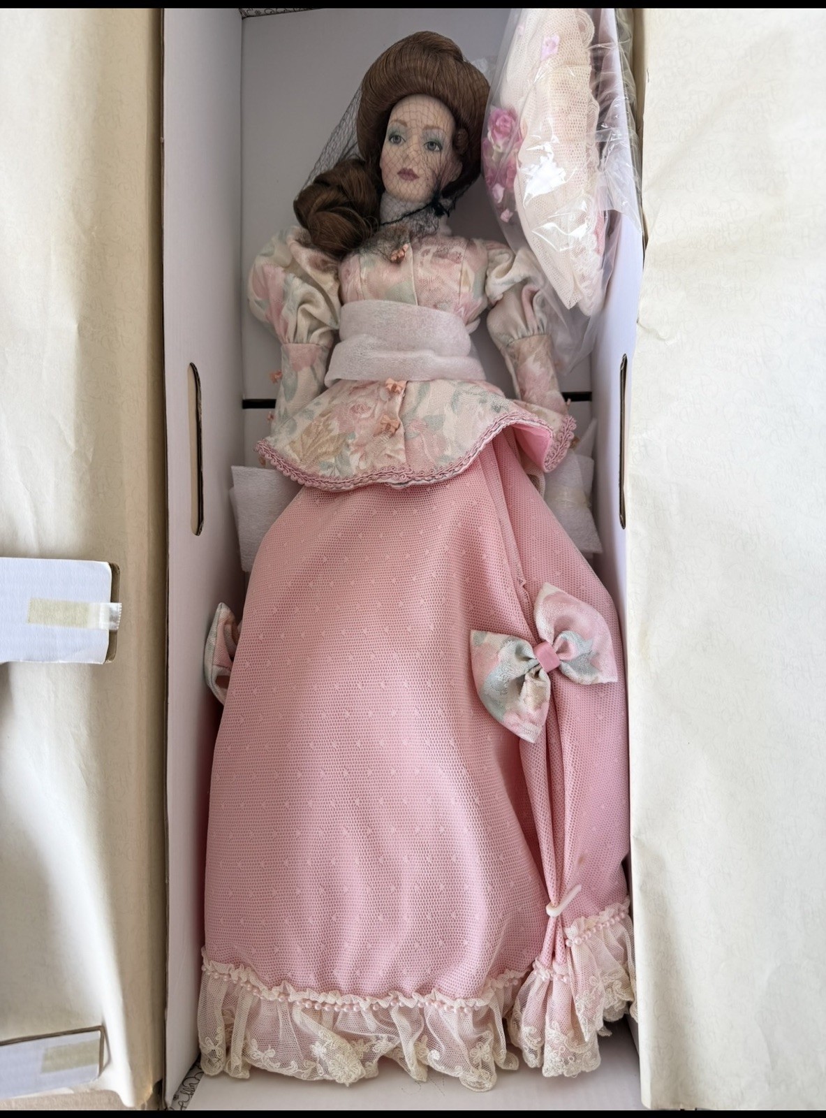 Franklin Mint Gibson Girl: Tea at the Ritz Gold Standard Heirloom Collection dol