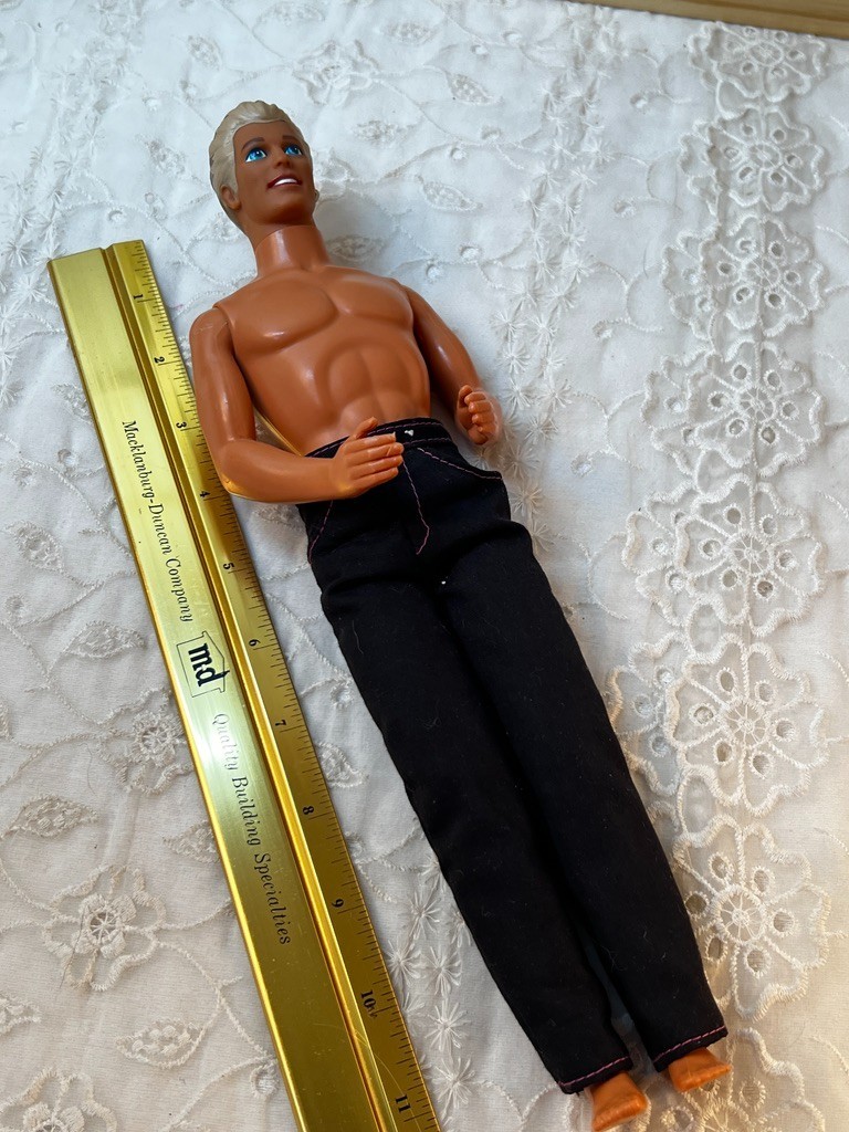 1992 Earring Magic Ken Doll #2290 One Earring Ken Mattel