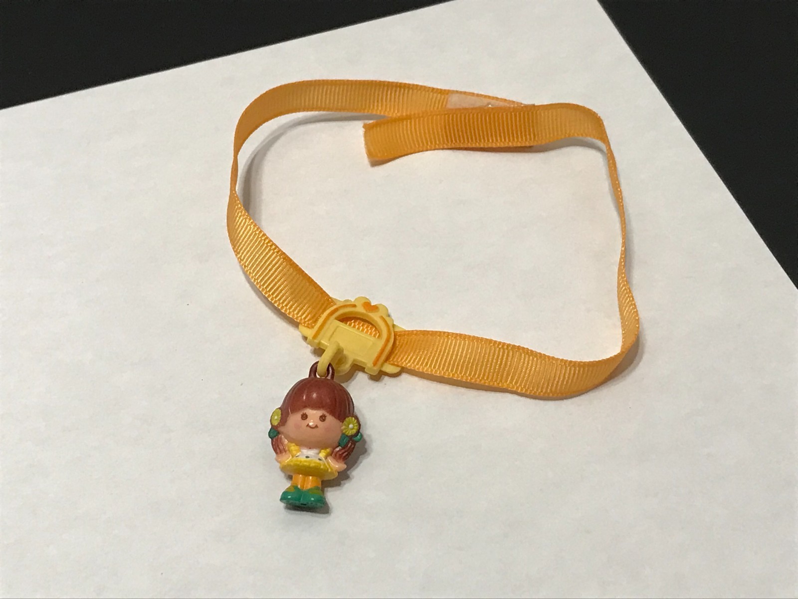 Vintage 1983 Hasbro – Charmkins – Brown Eyed Susan – Choker Bracelet