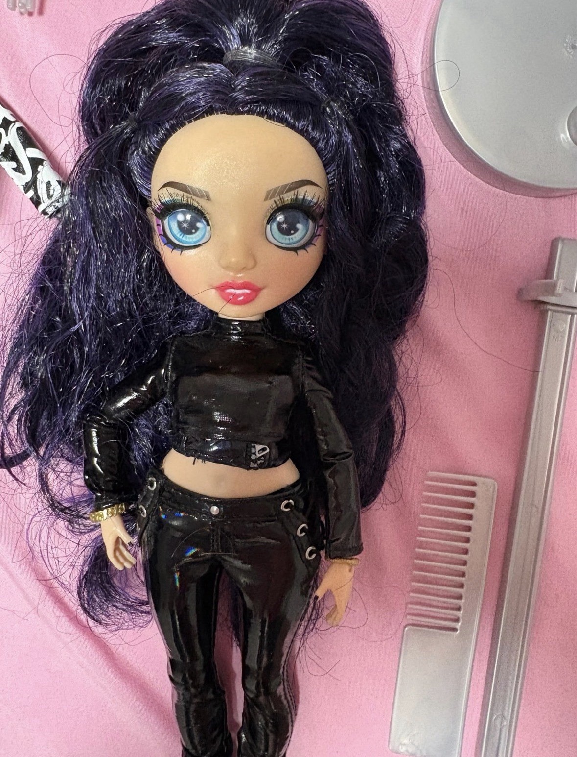 Rainbow High: Shadow High Ainsley Slater Fashion Doll w/ outfits & accessories.