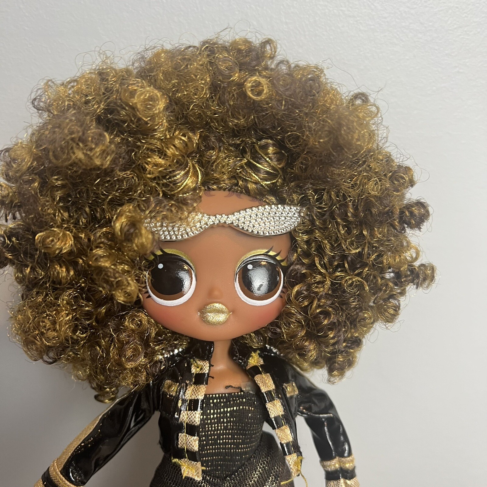 LOL OMG Surprise Royal Bee Doll with Clothes Incomplete