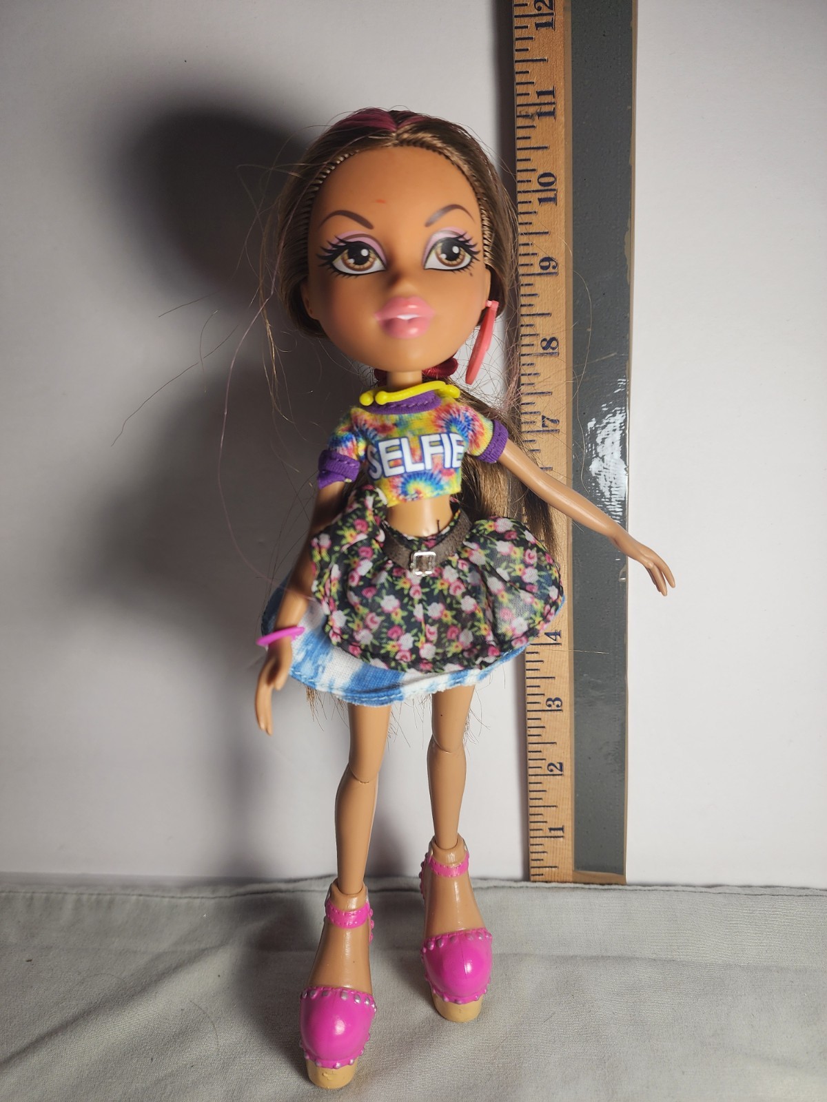 2015 Bratz Selfie Snaps Yasmin Dressed Doll Outfit Shoes MGA Entertainment