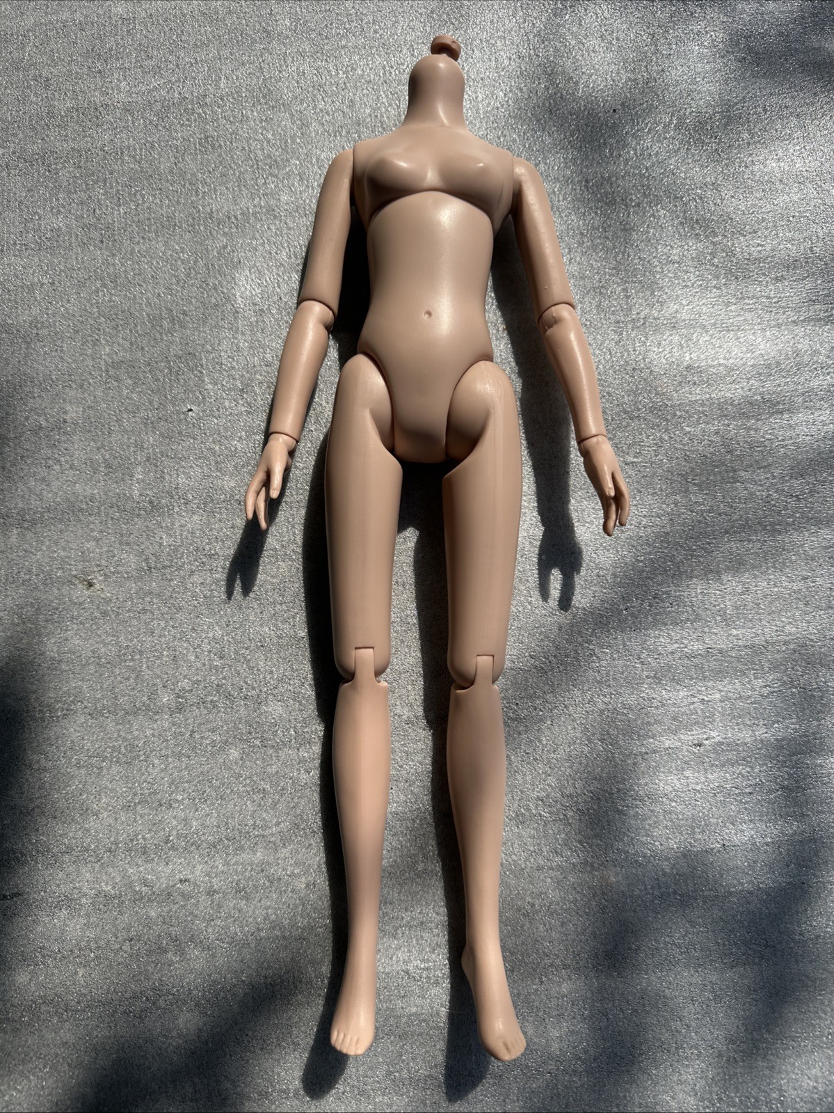TONNER ELLOWYNE WILDE 16” FASHION DOLL REPLACEMENT DOLL BODY Body Only, NO HEAD