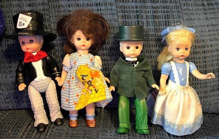 Vintage Lot of 4 Madame Alexander 5 inch & 7 inch Dolls 2 Boys and 2 Girls