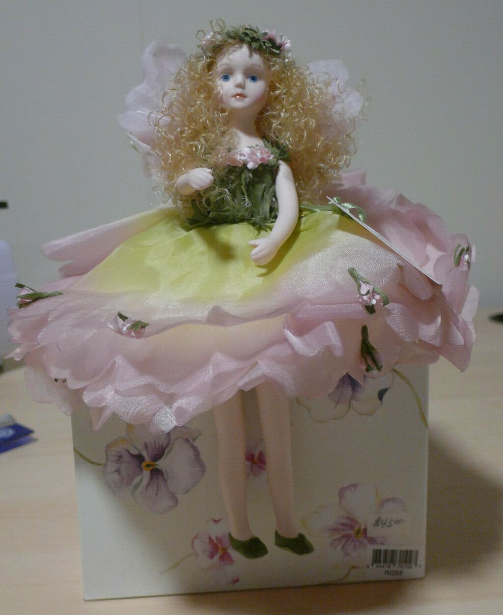 FAIRYLAND FANTASIES GREEN TREE PORCELAIN DOLL “Rose” L.E. 002/3000 -rose scented