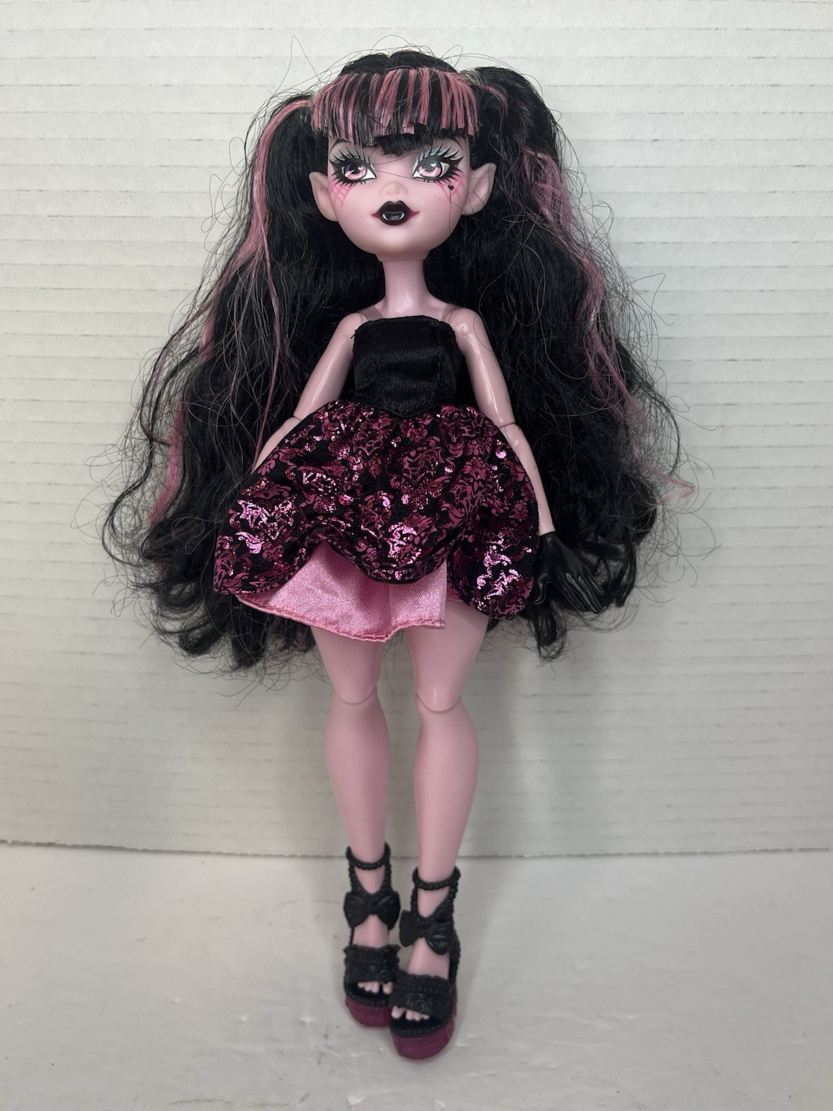 2021 Monster High Scary Sweet Birthday Draculaura doll Purple Black Hair Pigtail