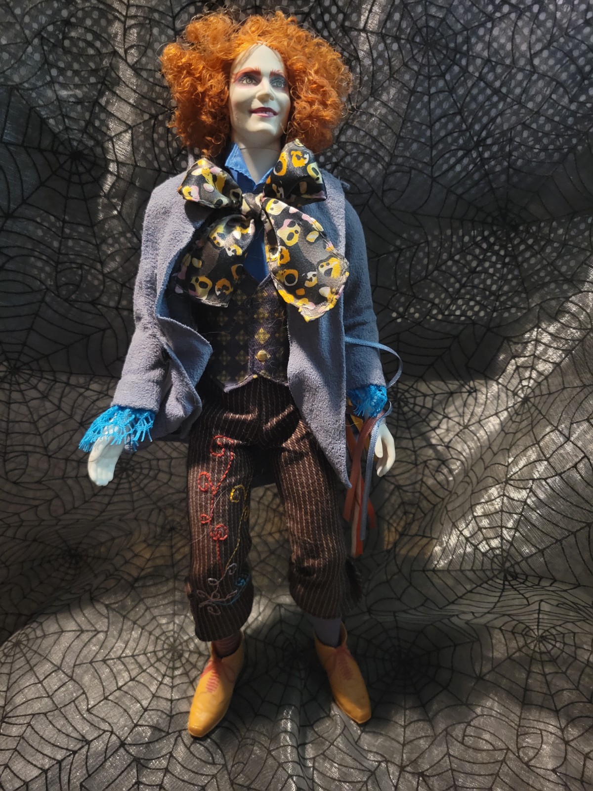 Barbie Disney Alice in Wonderland The Mad Hatter Doll 2009 Mattel Tim Burton