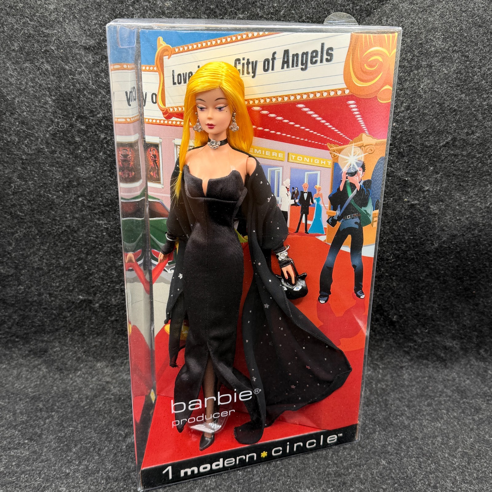 2003 Modern Circle Film Producer Barbie Puppe / Mattel B2527