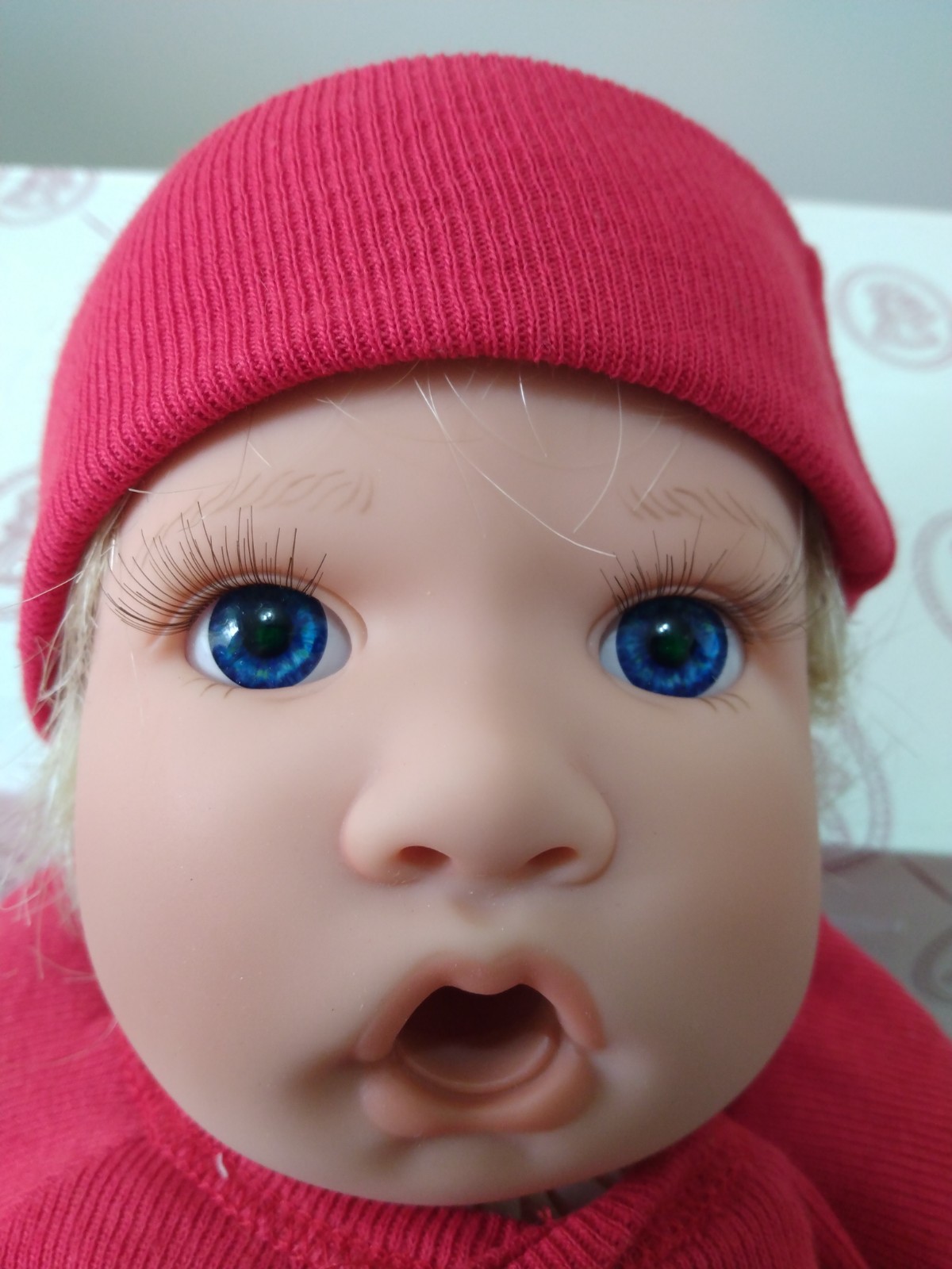 Lee Middleton Original First Born Awake Christmas Surprise Red Doll – FBOE-CSR