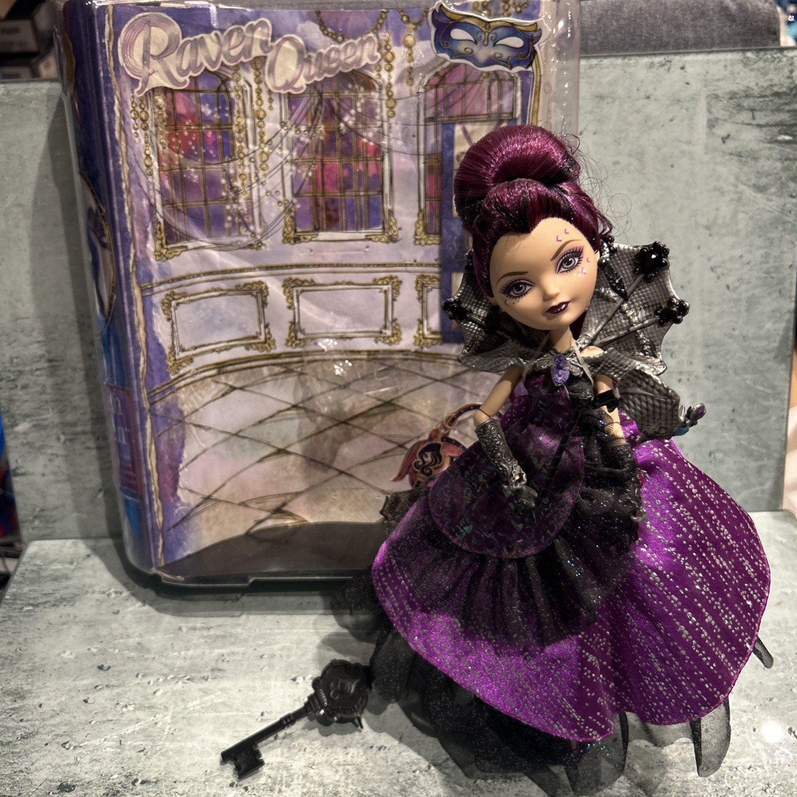 Ever After High Doll Raven Queen Thronecoming With Box Dutch version