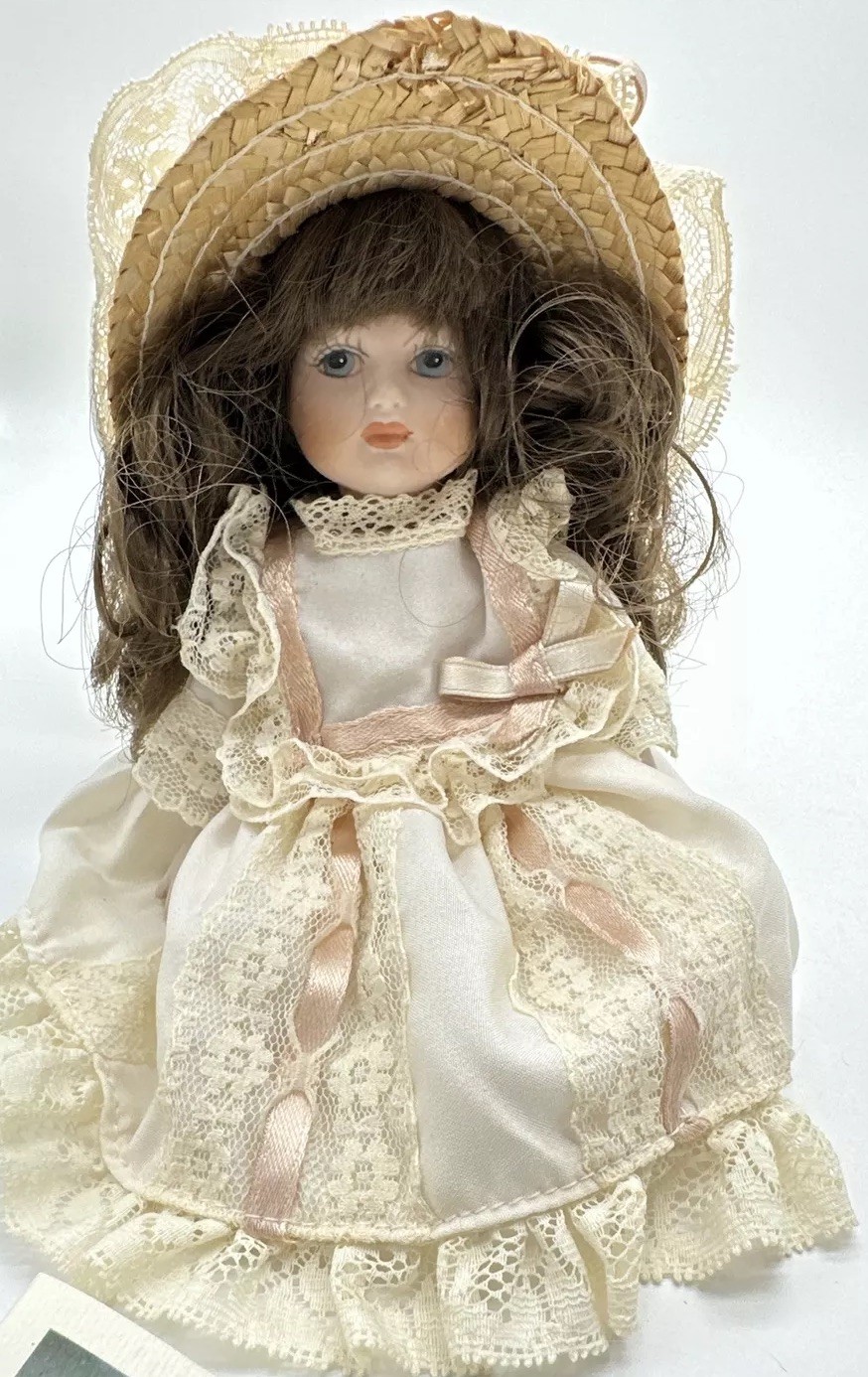 VNTG HANDMADE PORCELAIN ITALIAN DOLL BY Le BAMBOLE DI ARIANNA 1997 UGO RARE