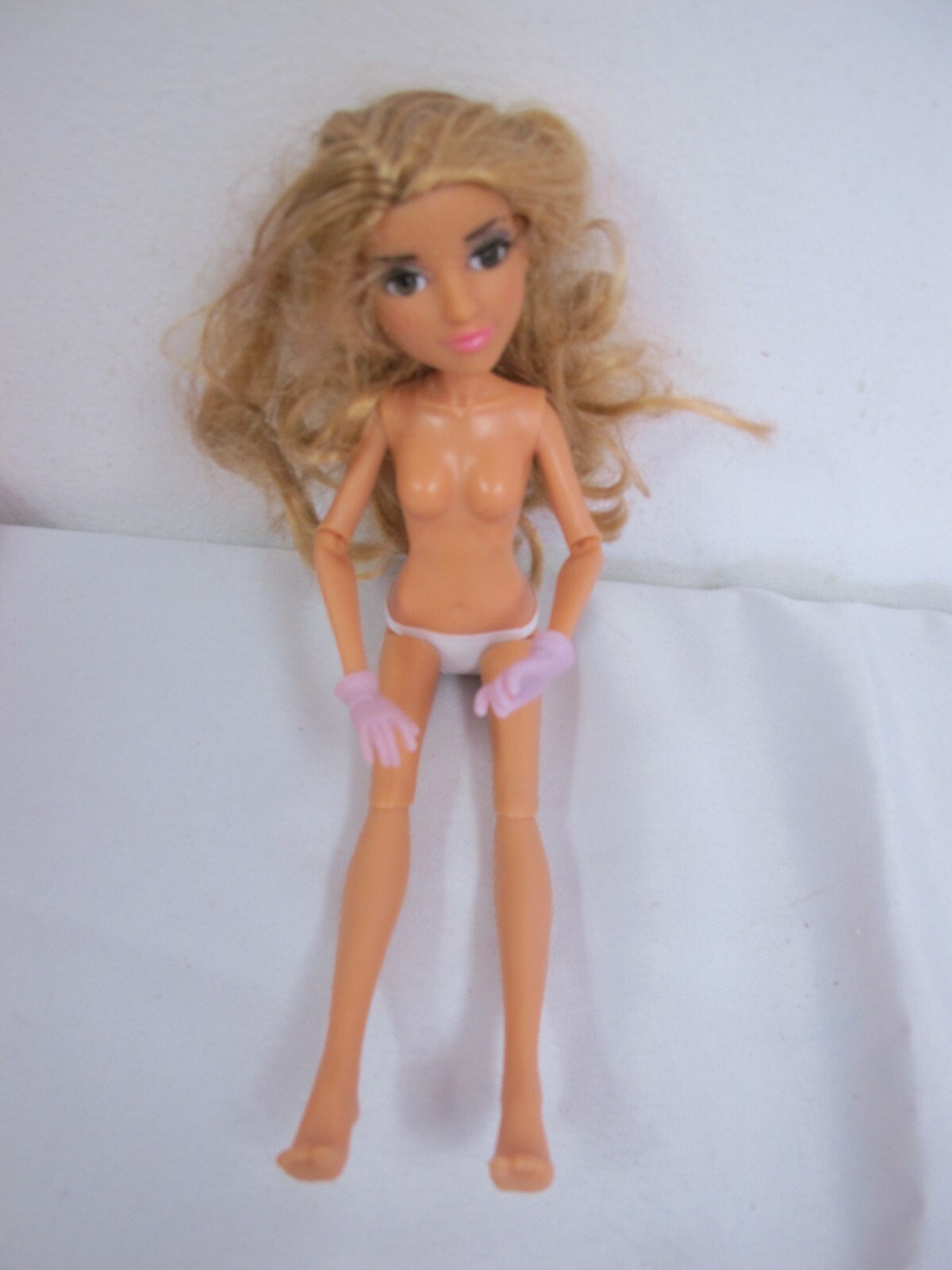 MGA DOLL 2015 MC2 PROJECT 11″ Rooted Lashes- Articulated – Nude