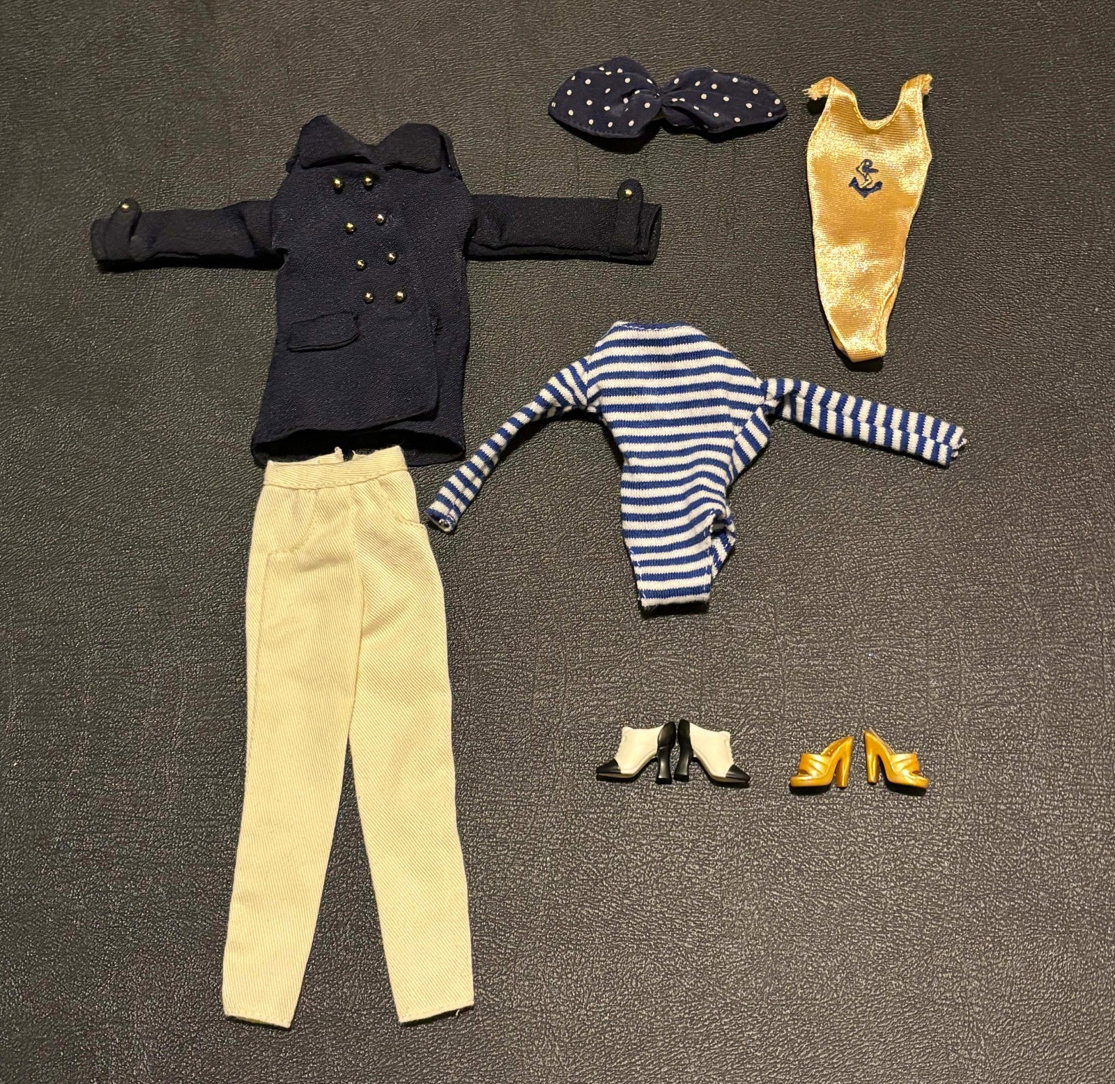 1997 – Several Items from Barbie Millicent Roberts ALL DECKED OUT Fashion