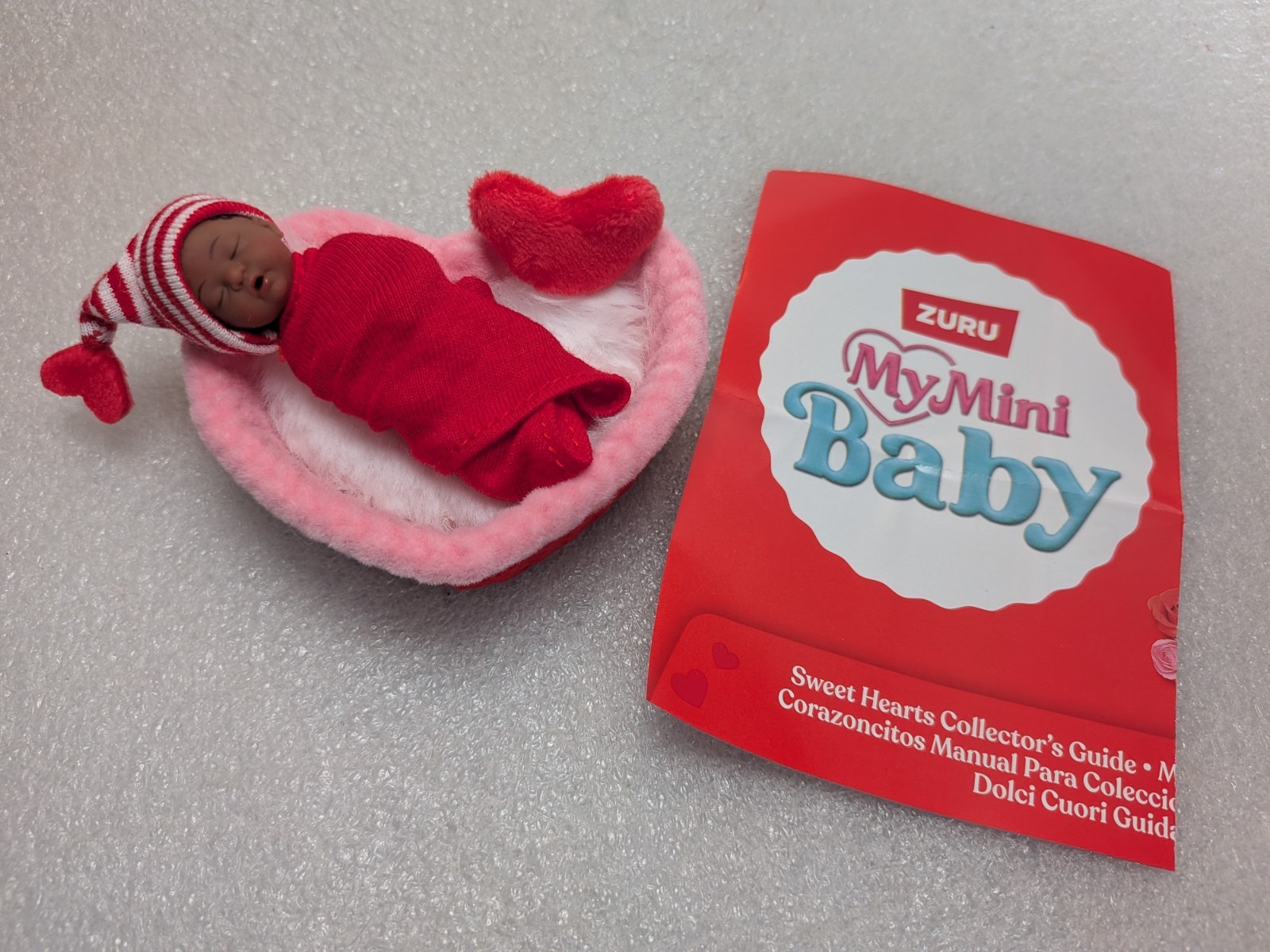 Zuru 5 Surprise My Mini Baby Sweet Hearts Red Swaddle AA Pink Heart Basket