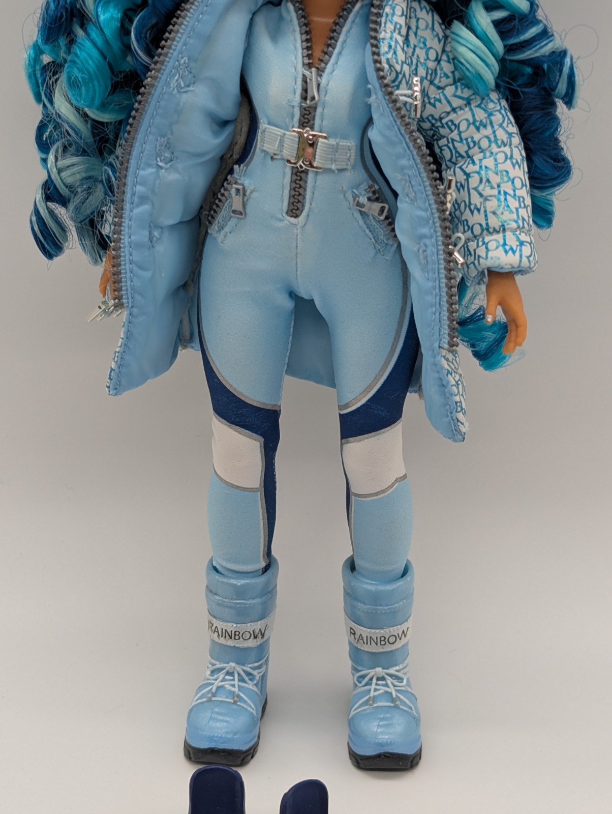 Rainbow High Winter Break Skylar Bradshaw Fashion Doll w Accessories