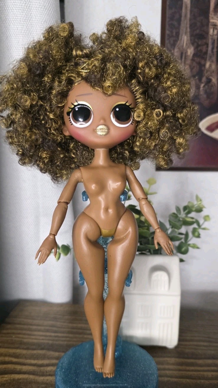 L.O.L. Surprise! OMG Royal Bee Series 1 First Fashion MGA Doll Nude !