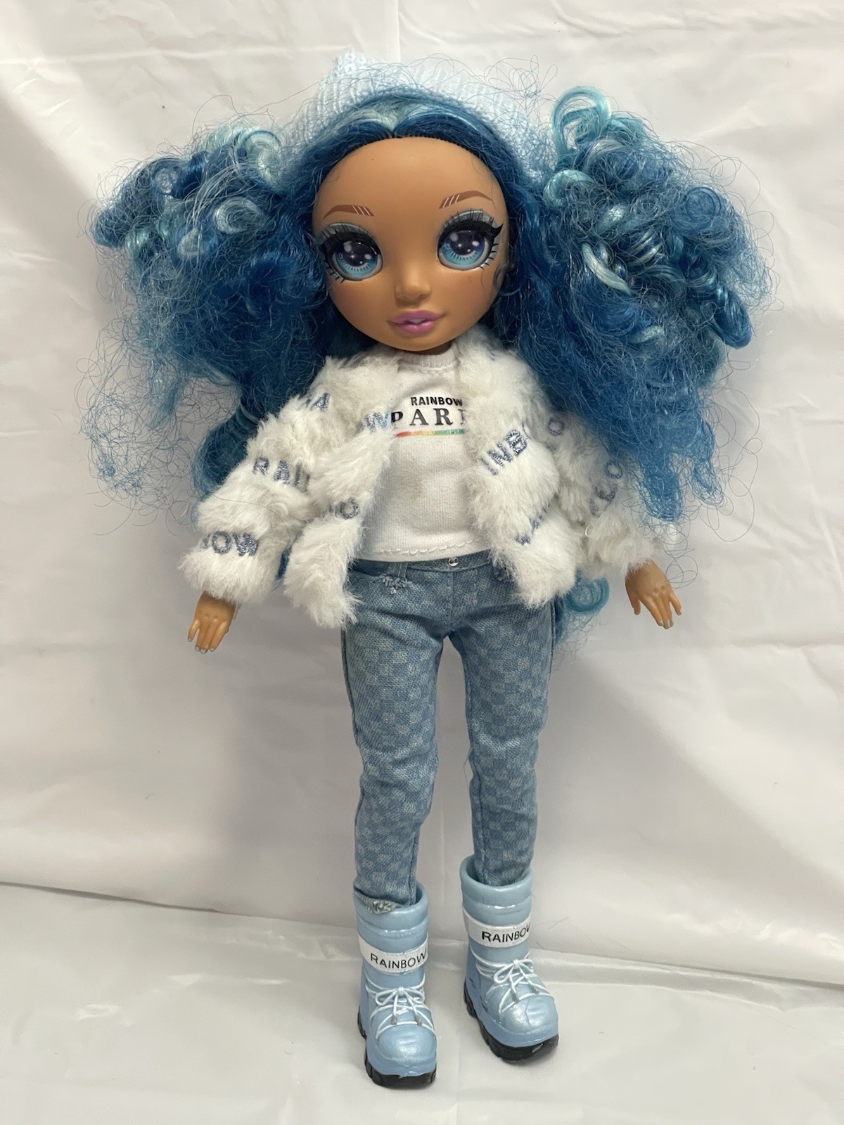 Rainbow High Doll SKYLAR BRADSHAW Winter Break (rooted eye lashes)
