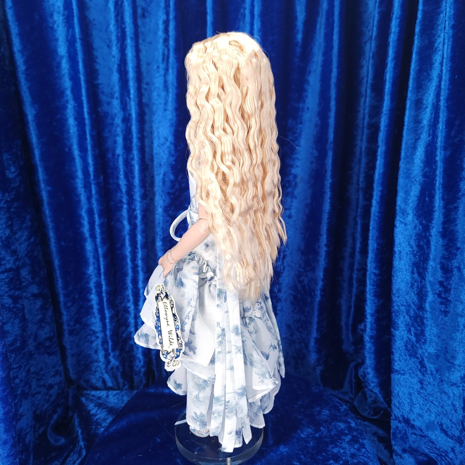 Tonner Ellowyne Wilde Romantic Possibilities 2023 VDC LE 200 16″ Doll RT22WDD26