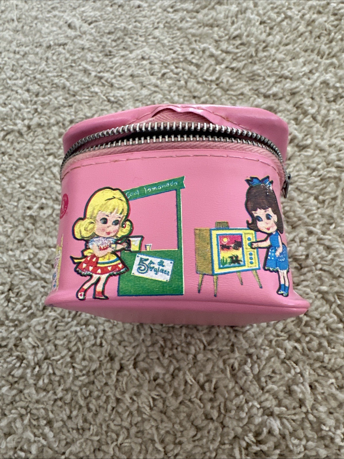 Liddle Kiddle Pink Carry Case With Beat A Diddle And Others. Goldilocks