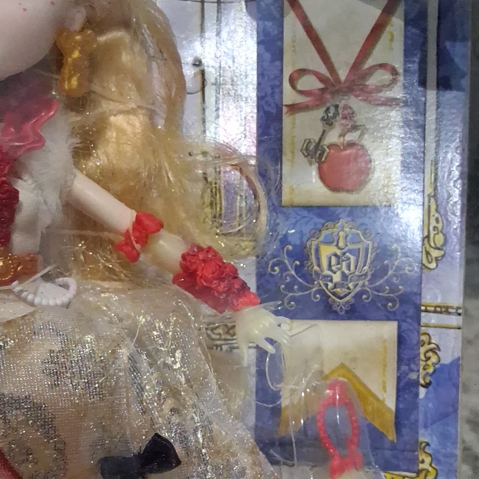Ever After High Thronecoming Apple White 11in Fashion Doll Unopened + Accs
