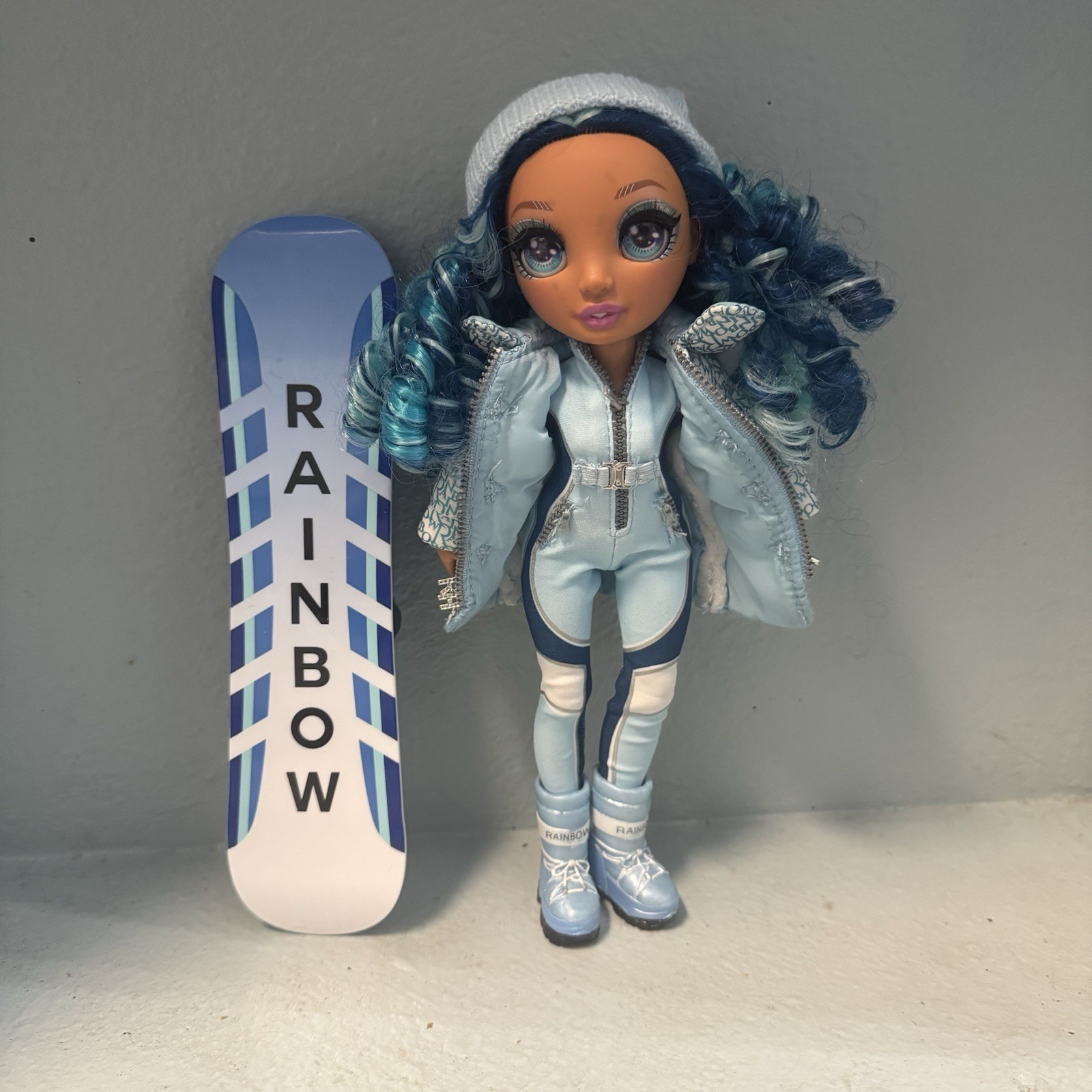 Rainbow High Blue Doll Skylar Bradshaw Winter Break Snowboard