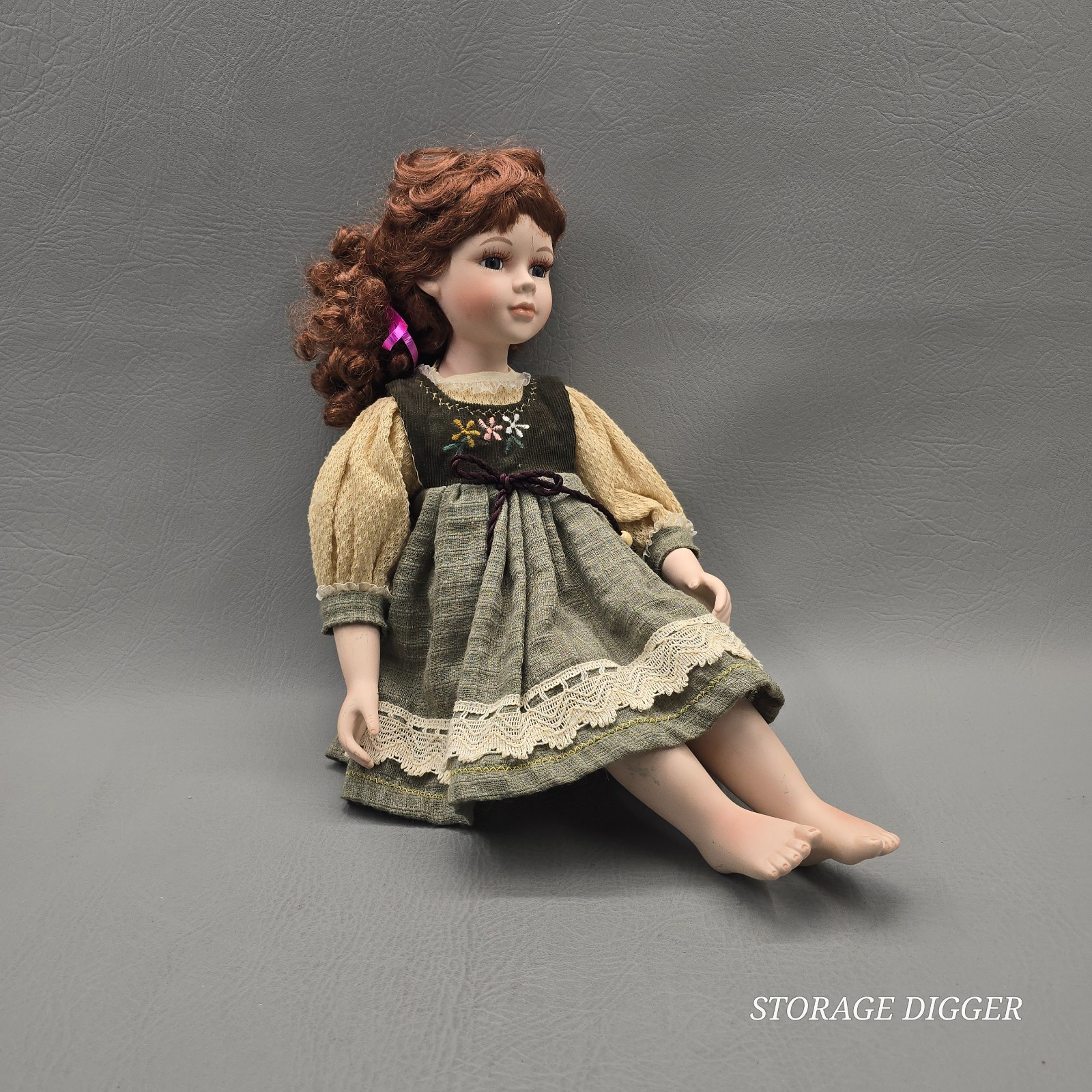 Vintage The Emerald Doll Collection Ashley Belle Kamryn Porcelain Doll 16″ Tall