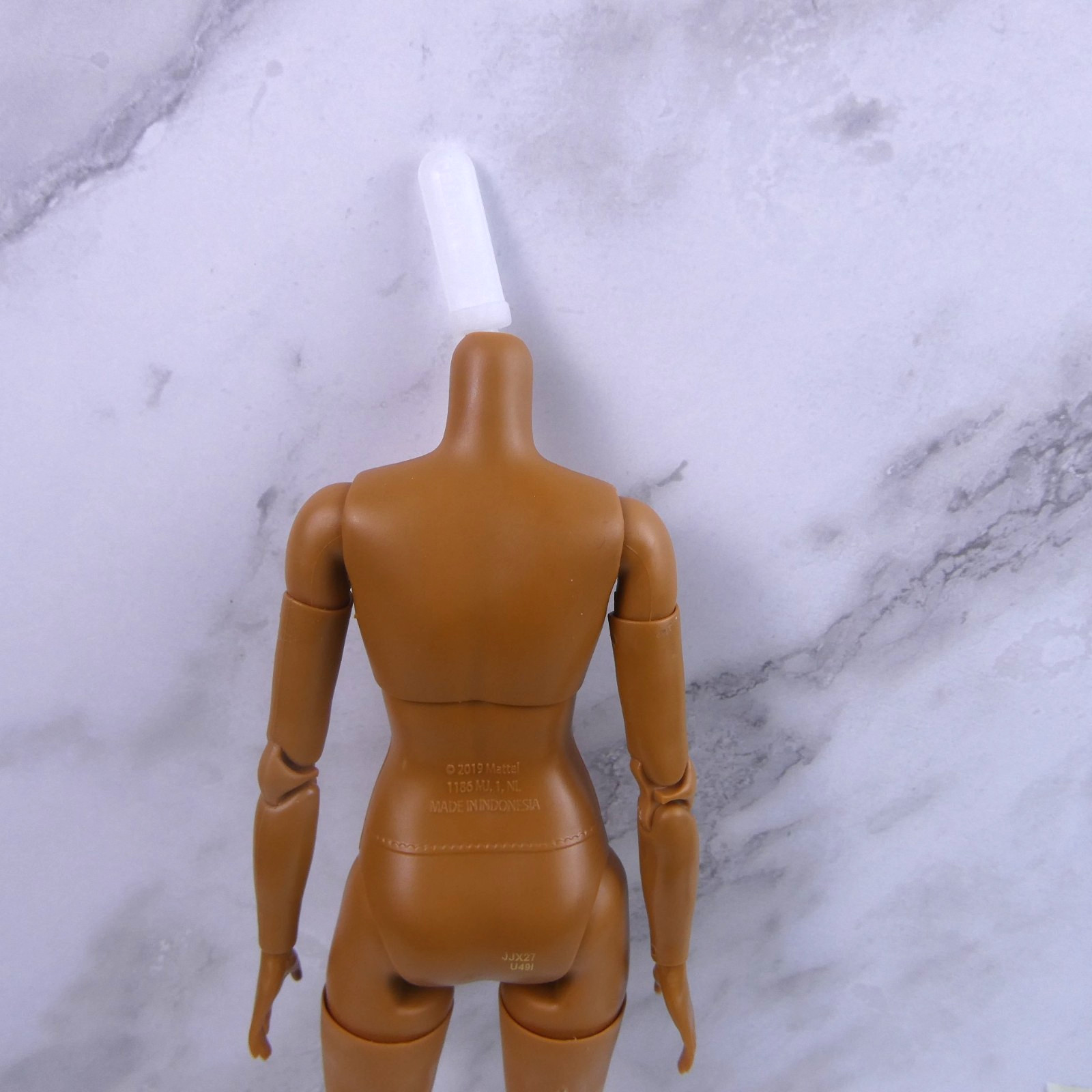 BARBIE BASICS NEUTRALS MADE TO MOVE MODEL 08 NUDE DOLL BODY & STAND 2026 PETITE