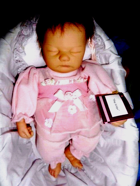 ASHTON DRAKE/ LINDA WEBB 10 IN. “TINY ASHLYN” (LITTLE ONES TO LOVE)