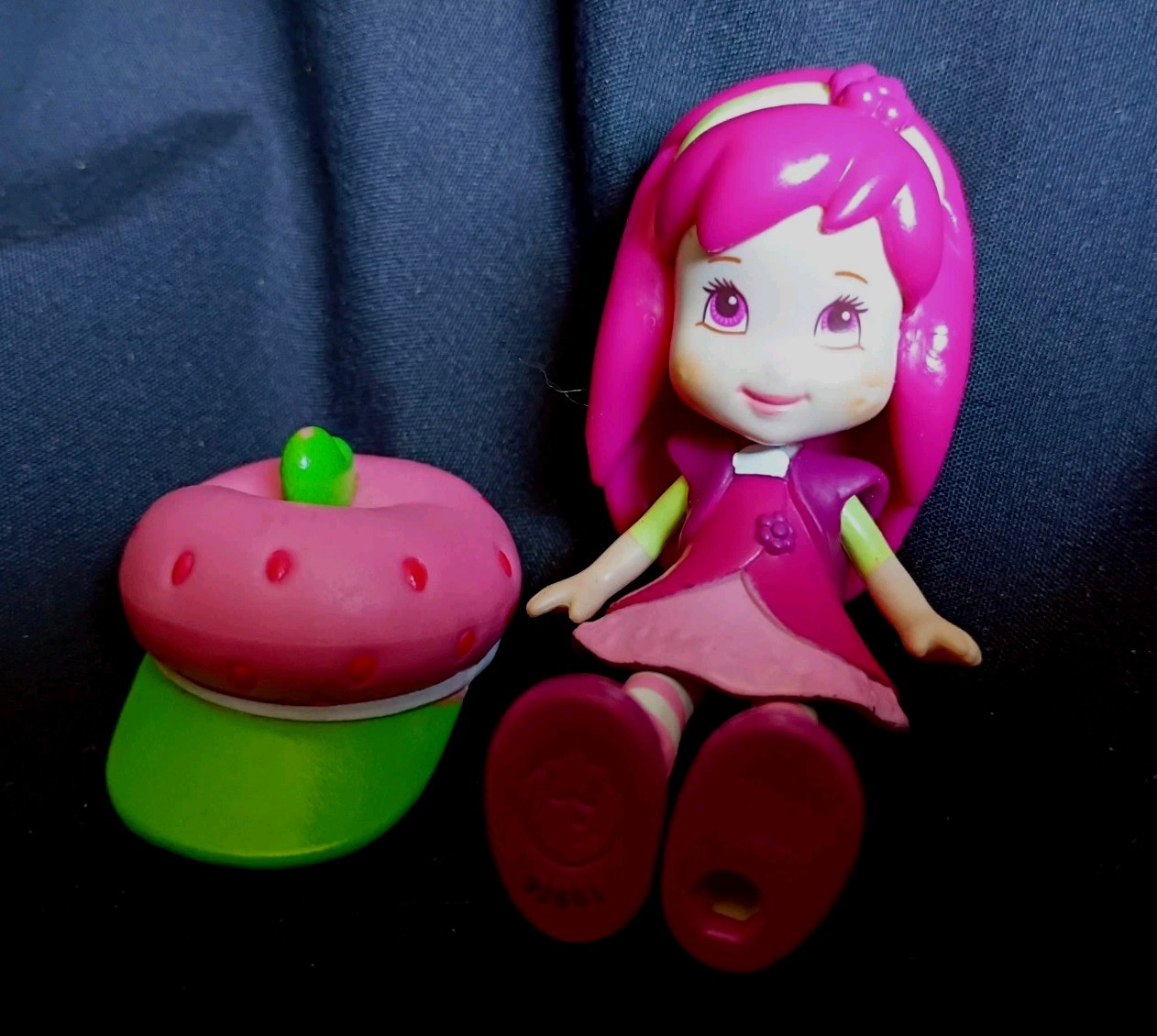2008 Strawberry Shortcake Herself Mini Doll~Scented Plastic~ Removable Hat