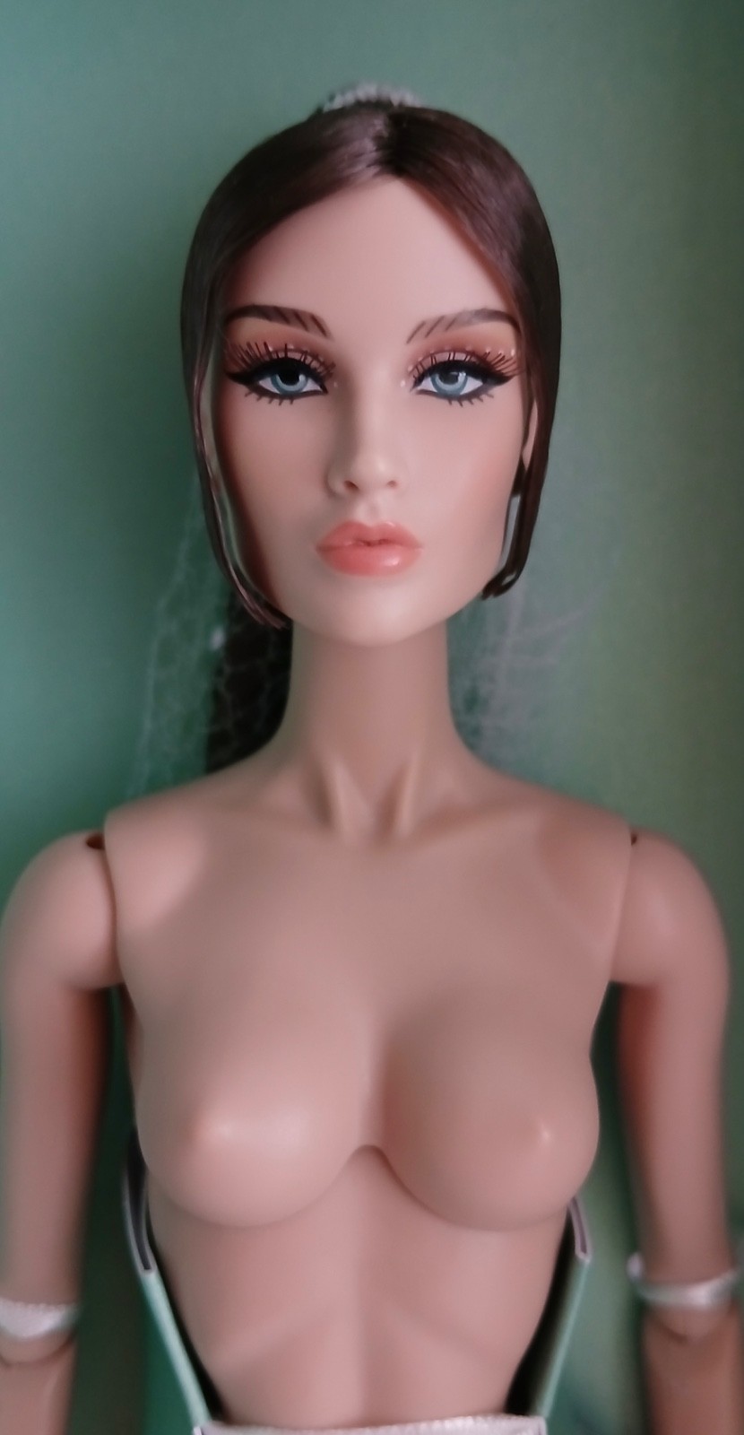 Integrity Sachika Emerald Allure Amirah Majeed Doll Nude + Hands, Stand, COA
