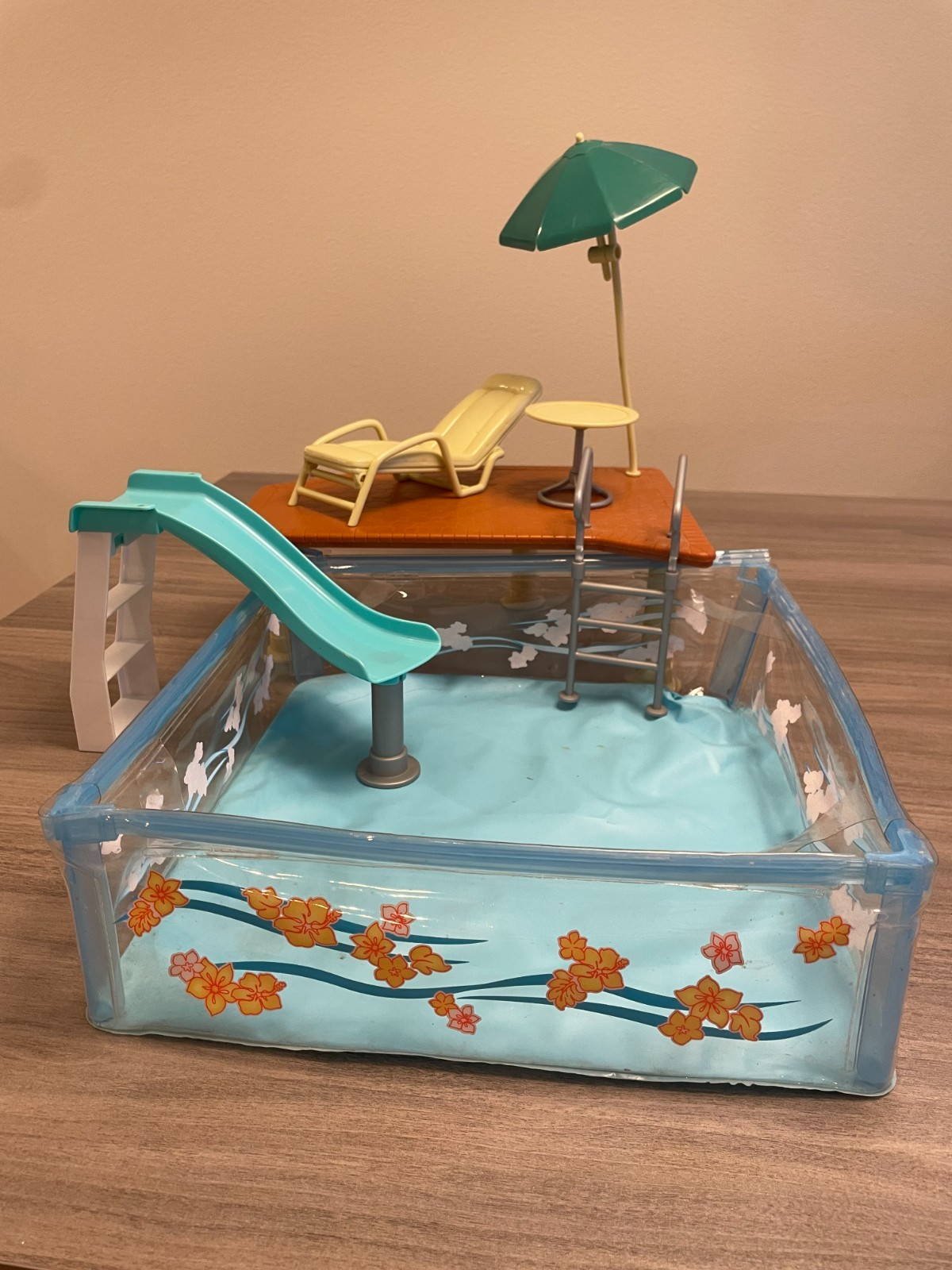 Vintage 2004 Mattel Barbie Cali Girl Pool Playset w/ Deck Chair Table Umbrella!