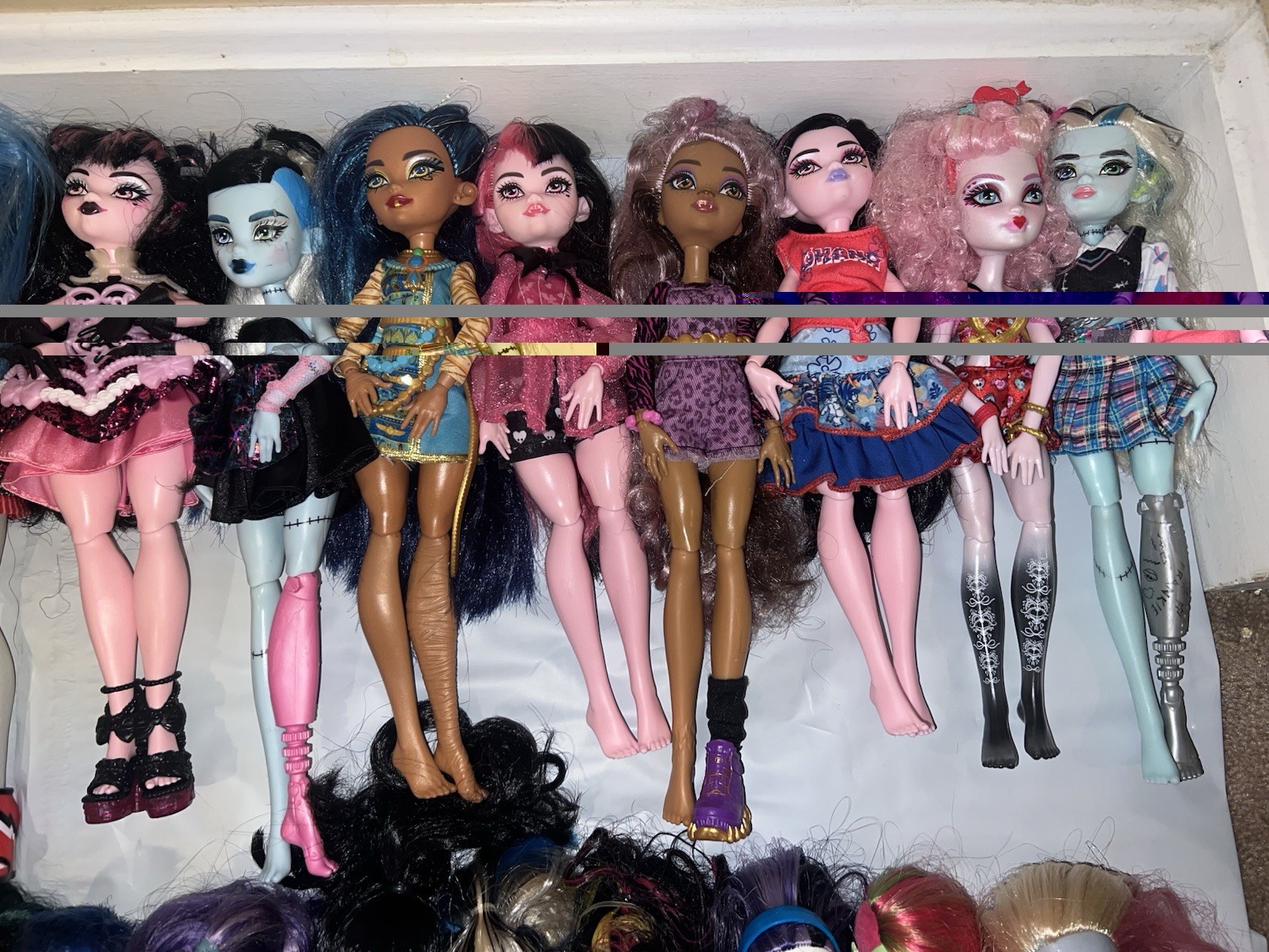 EUC Monster High Dolls Mostly Generation 1-,2-3 (Lot Of 31 Dolls) W/Some Clothes