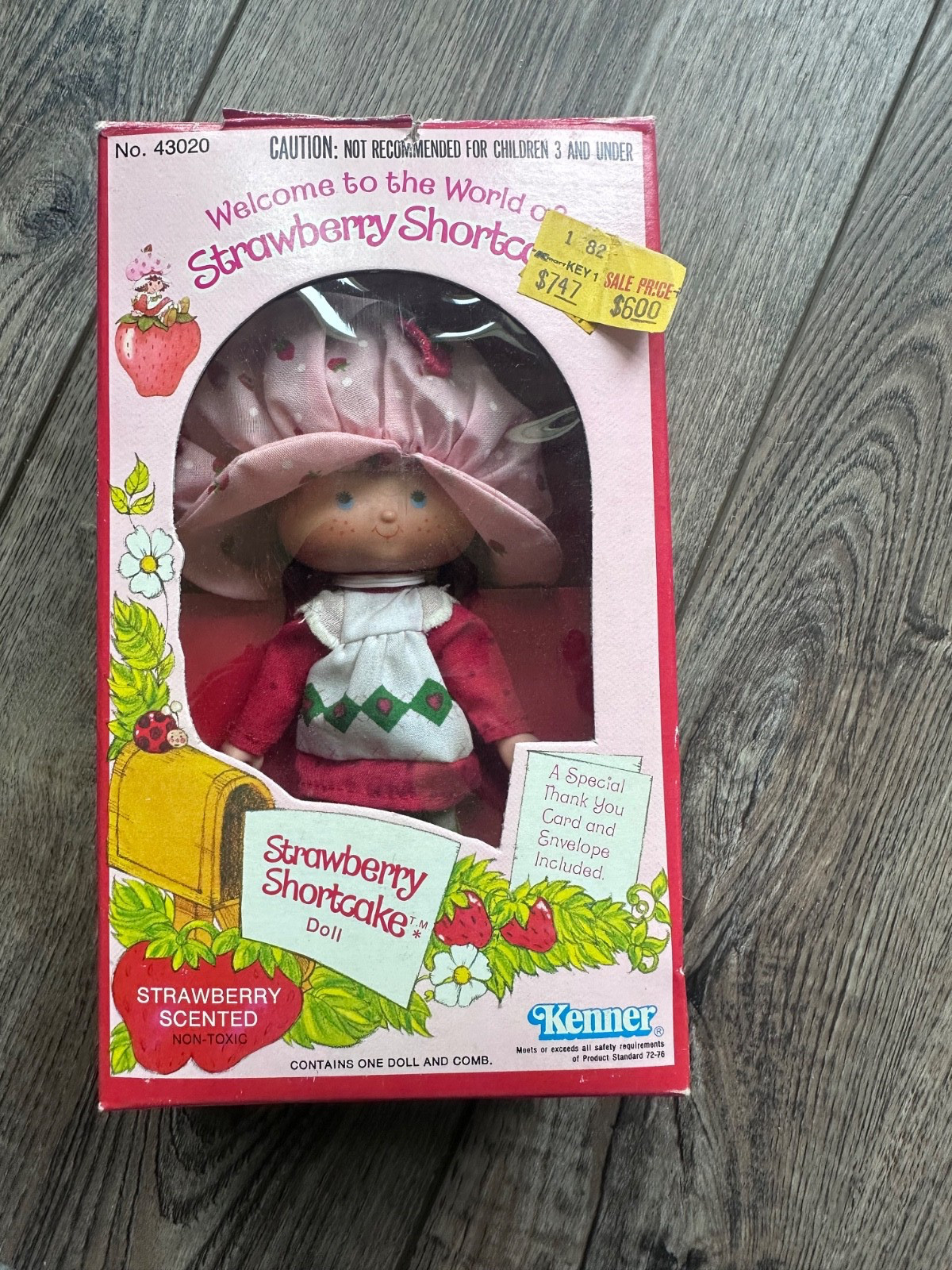 Vintage Kenner Strawberry Shortcake Doll (43020) with Thank You card