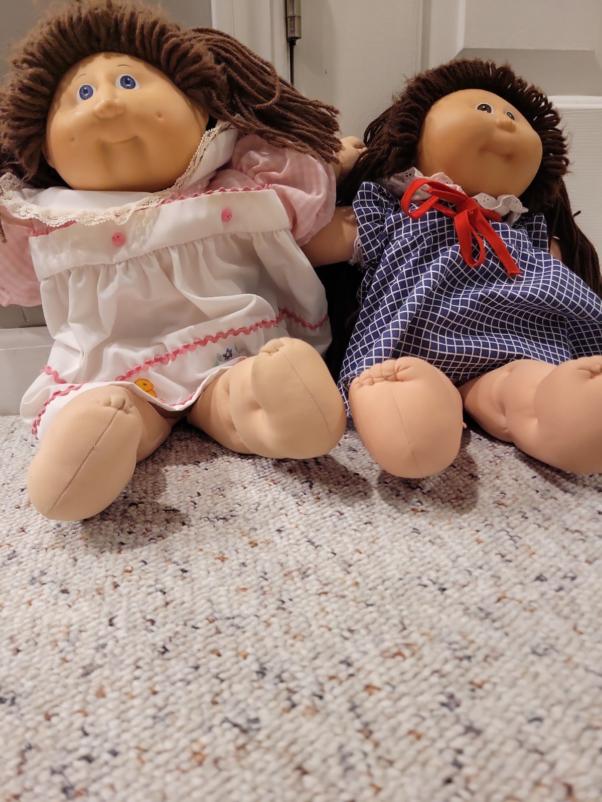 2 VTG 1978-1982 CABBAGE PATCH KIDS DOLLS BROWN Hair Blues Eyes Dark BROWN Eyes