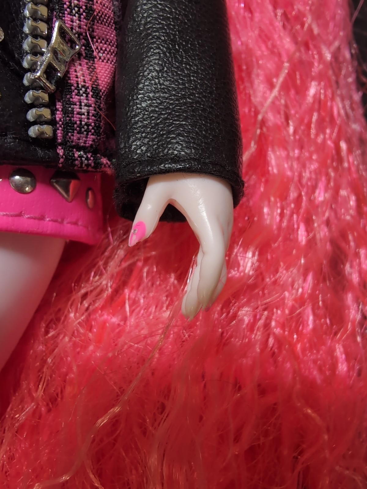 Rainbow Vision Shadow High Neon Shadow-Mara Pinkett Fashion Doll MISSING HAND