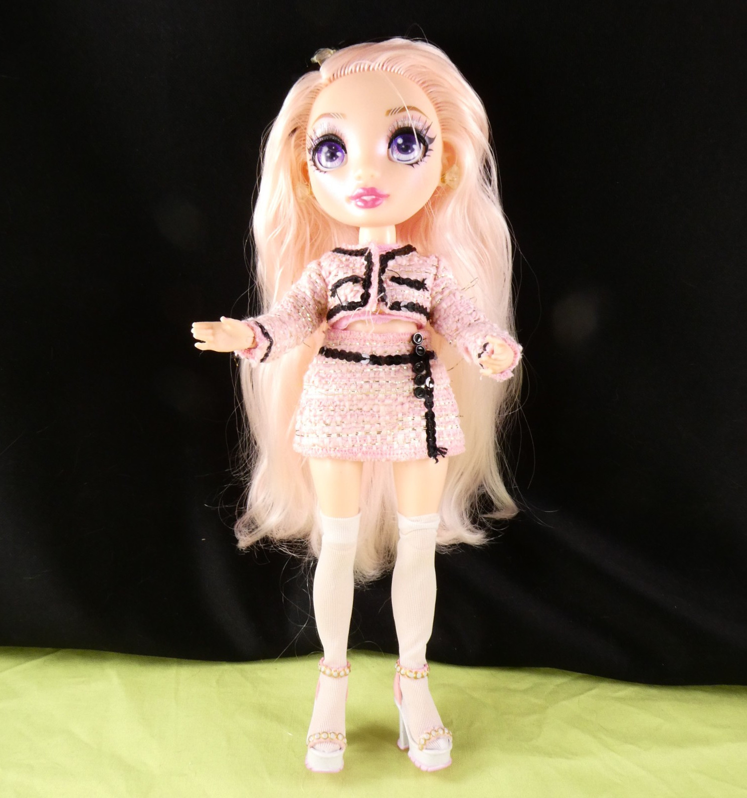 Rainbow High Doll Bella Parker PINK Hair Outfit Shoes