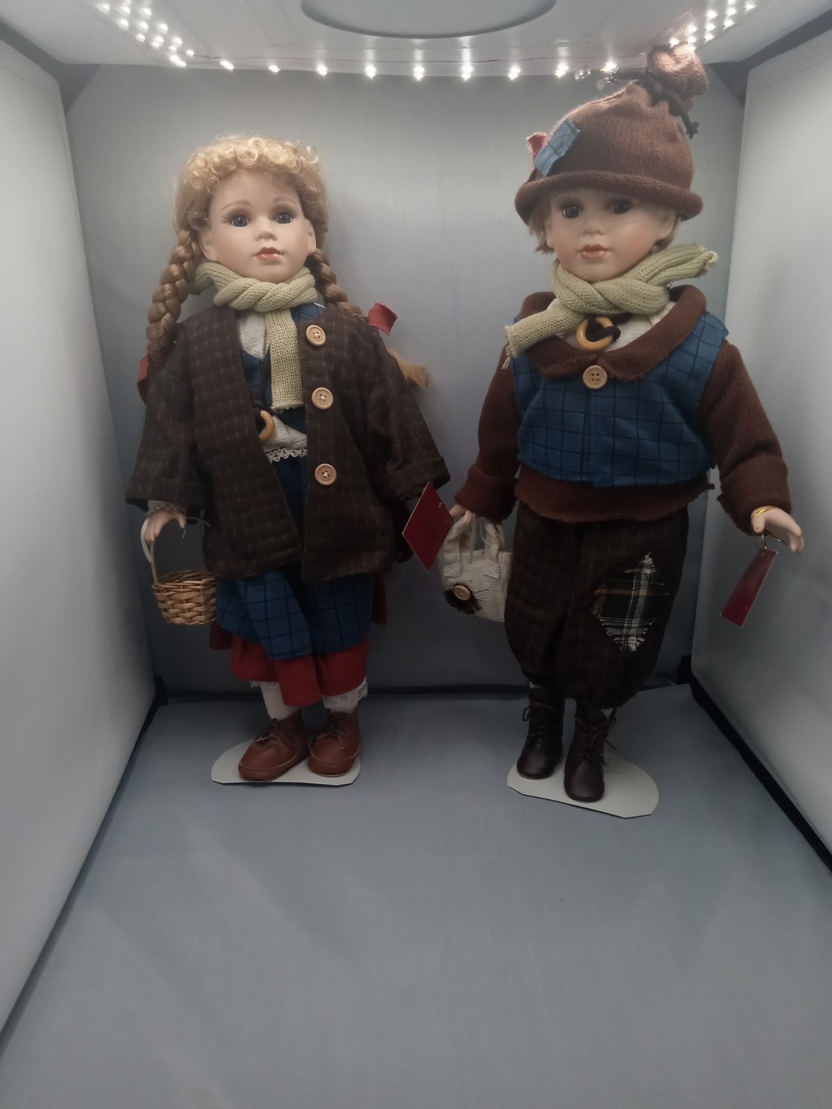 Vintage Camelot Collection Kirstin&Todd Doll 18” Porcelain Missing Hat.