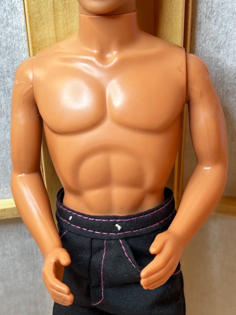 1992 Earring Magic Ken Doll #2290 One Earring Ken Mattel