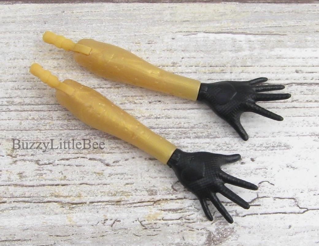 Dayna Treasura Jones G2 Pair of Right and Left Arms & Hands Doll Monster High
