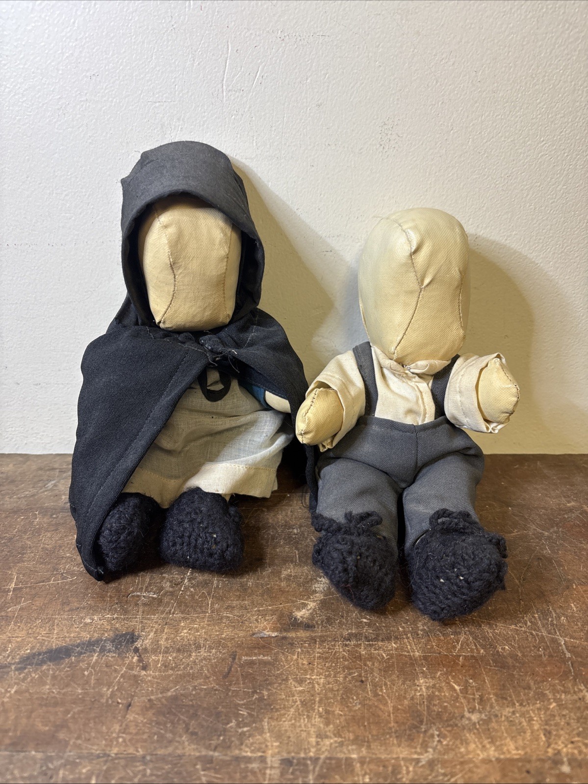 2 Amish dolls no face Boy And Girl Handmade Vtg Cloth & Leather