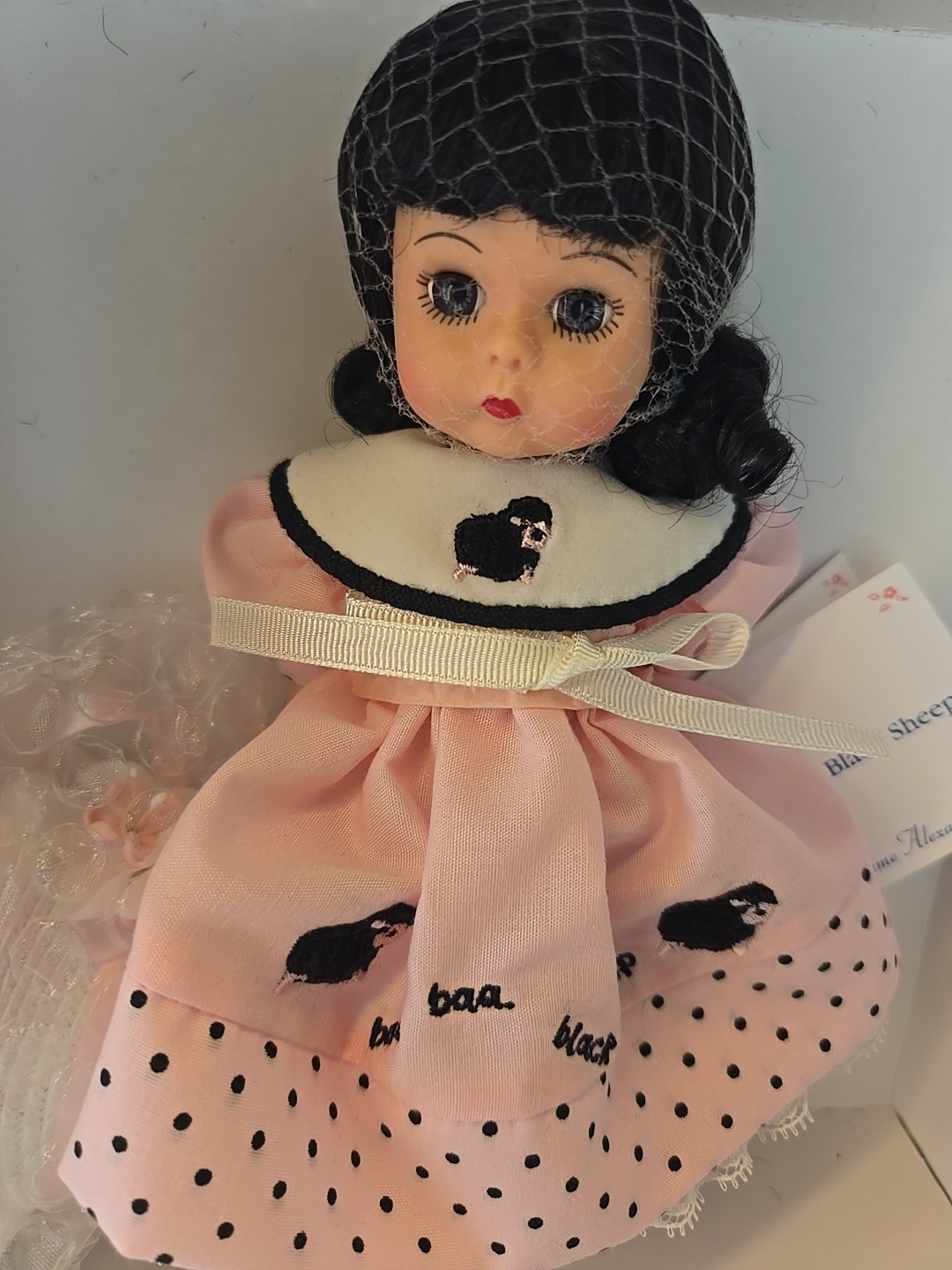 ? Retired 2000 Madame Alexander “Baa Baa Black Sheep” #34020 – 8″ Doll – NRFB