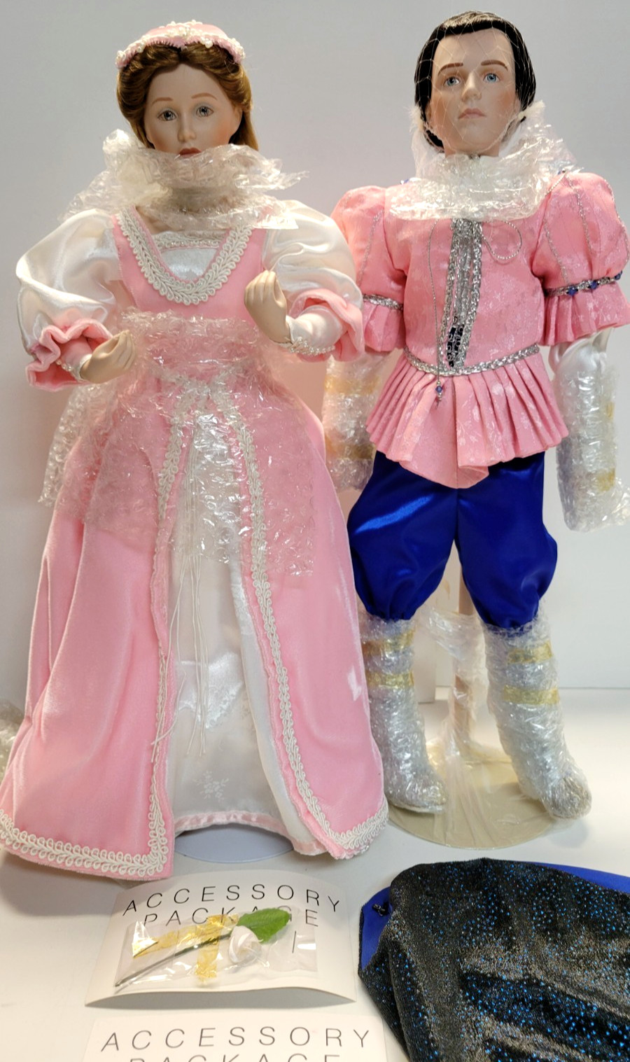 Romeo And Juliet Vintage Danbury Mint 17″ Doll Set w/ Box Shakespeare