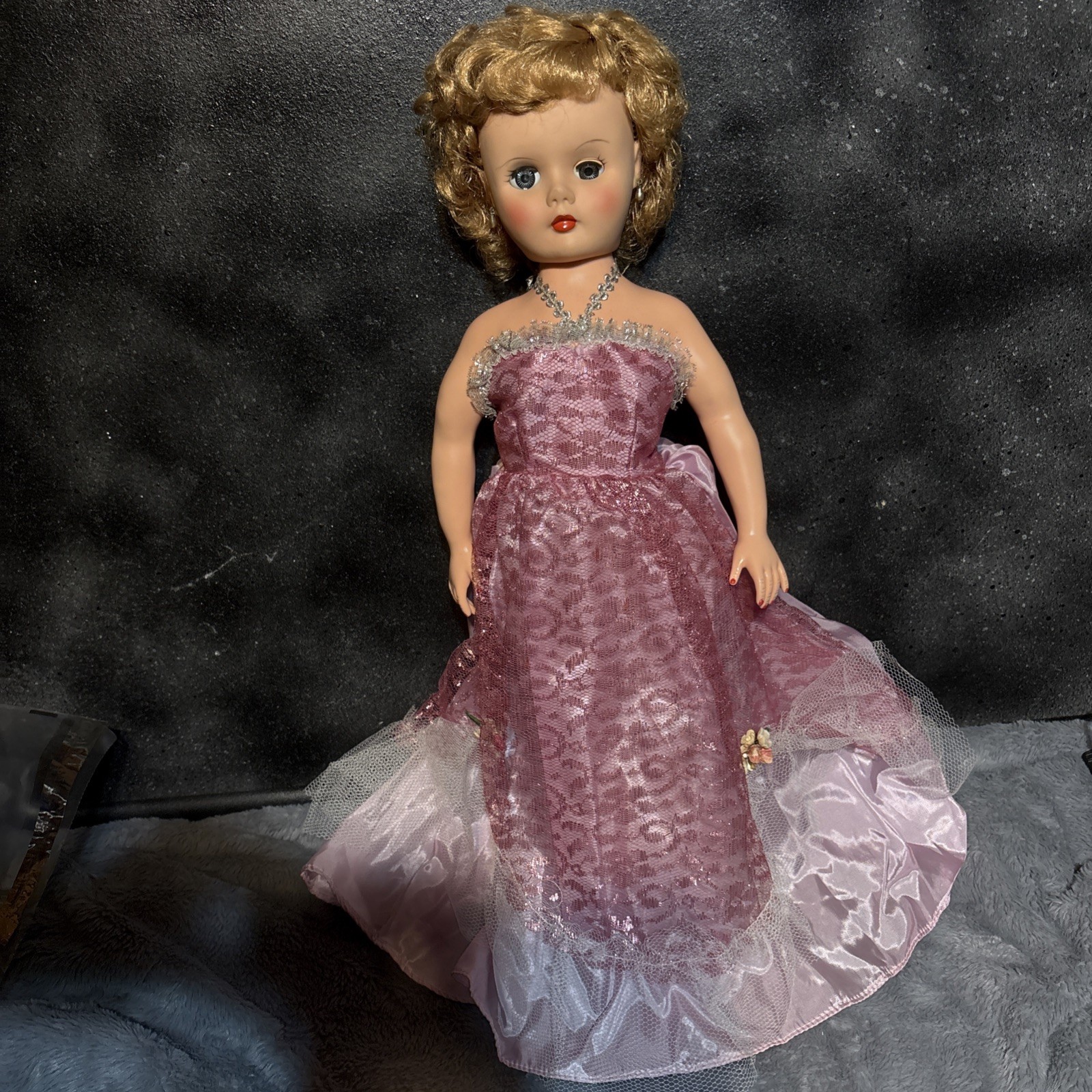 LARGE DELUXE READING DOLL SWEET ROSEMARY 1950’s Era 29″ Vintage Doll You Blinks
