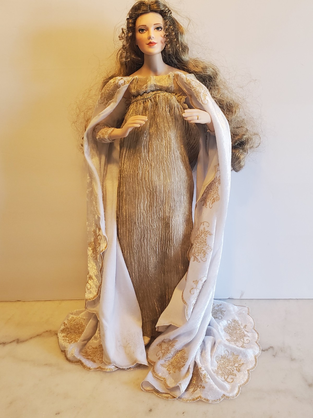 Vintage Franklin Mint Heirloom Guinevere Queen of Camelot Porcelain Doll 17 inch