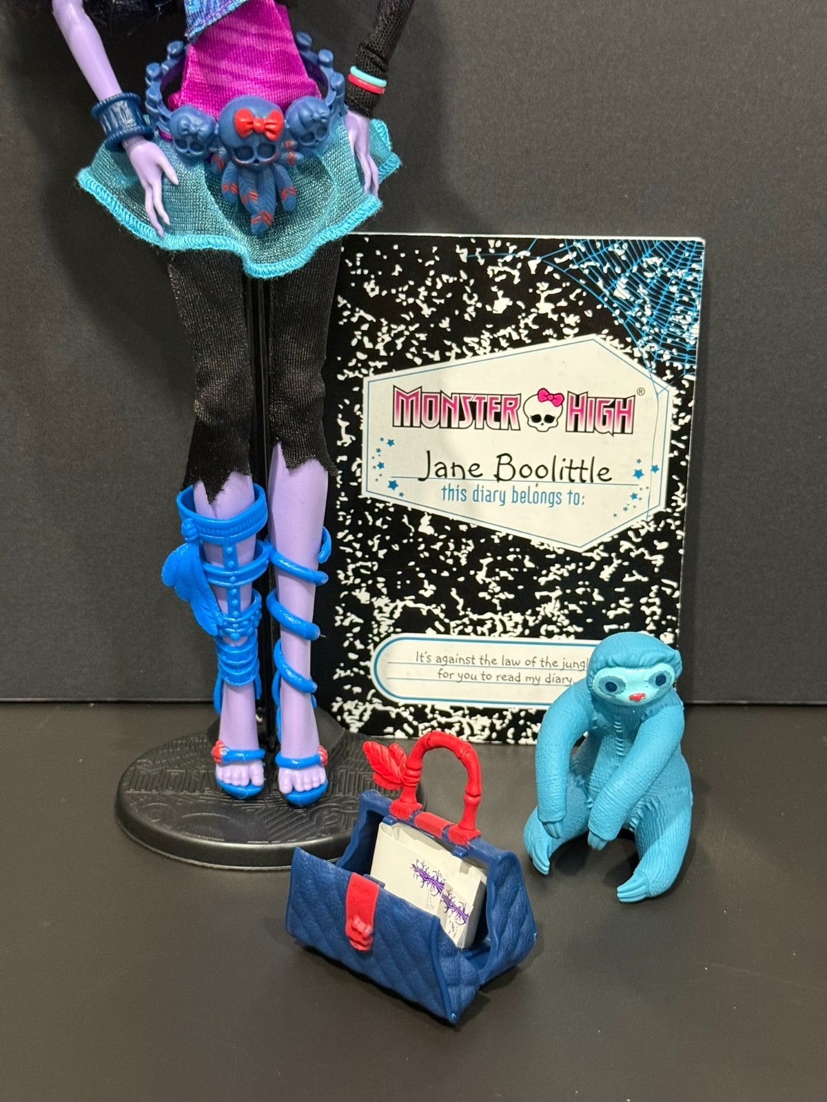 Monster High Jane Boolittle First Wave Release Doll w/ Stand Diary Pet Bag